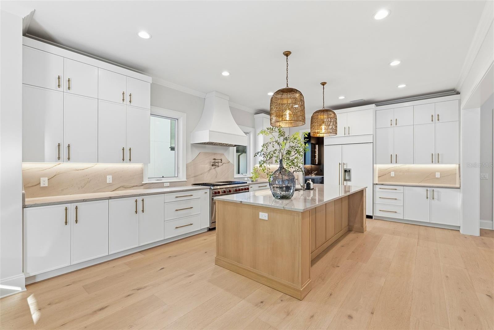 Image 13 of 98 For 214 Aranda Street Ne