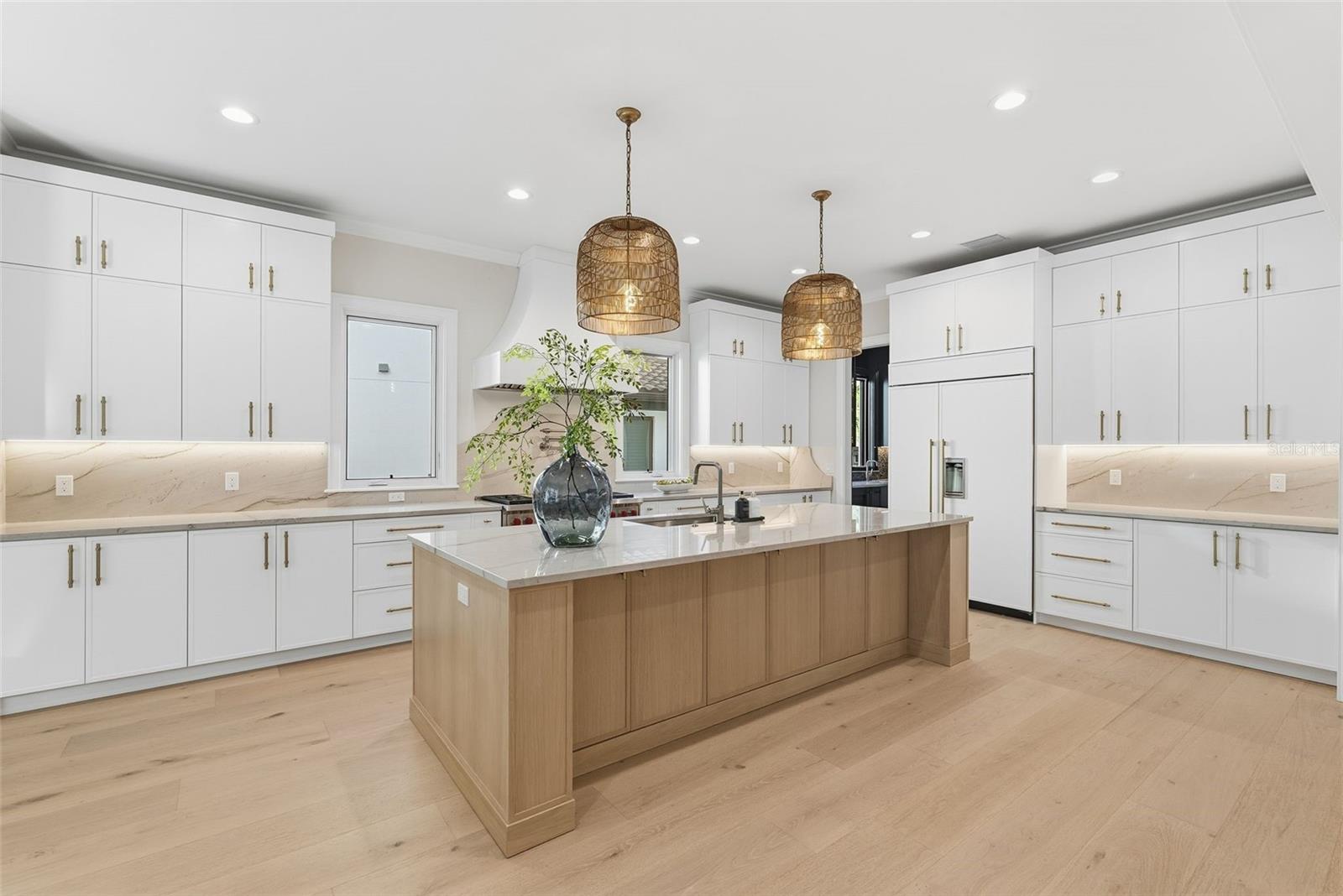 Image 14 of 98 For 214 Aranda Street Ne