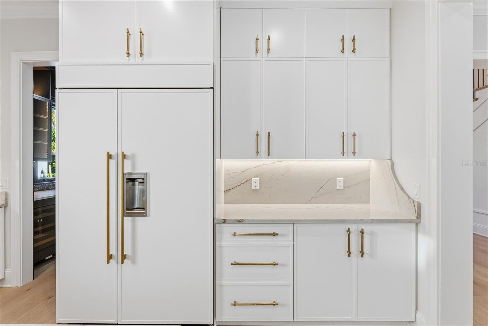 Image 16 of 98 For 214 Aranda Street Ne