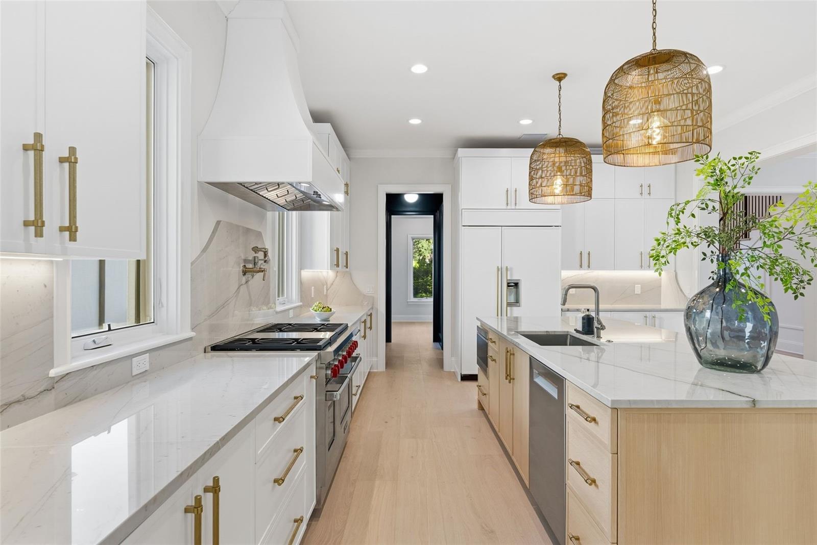 Image 20 of 98 For 214 Aranda Street Ne