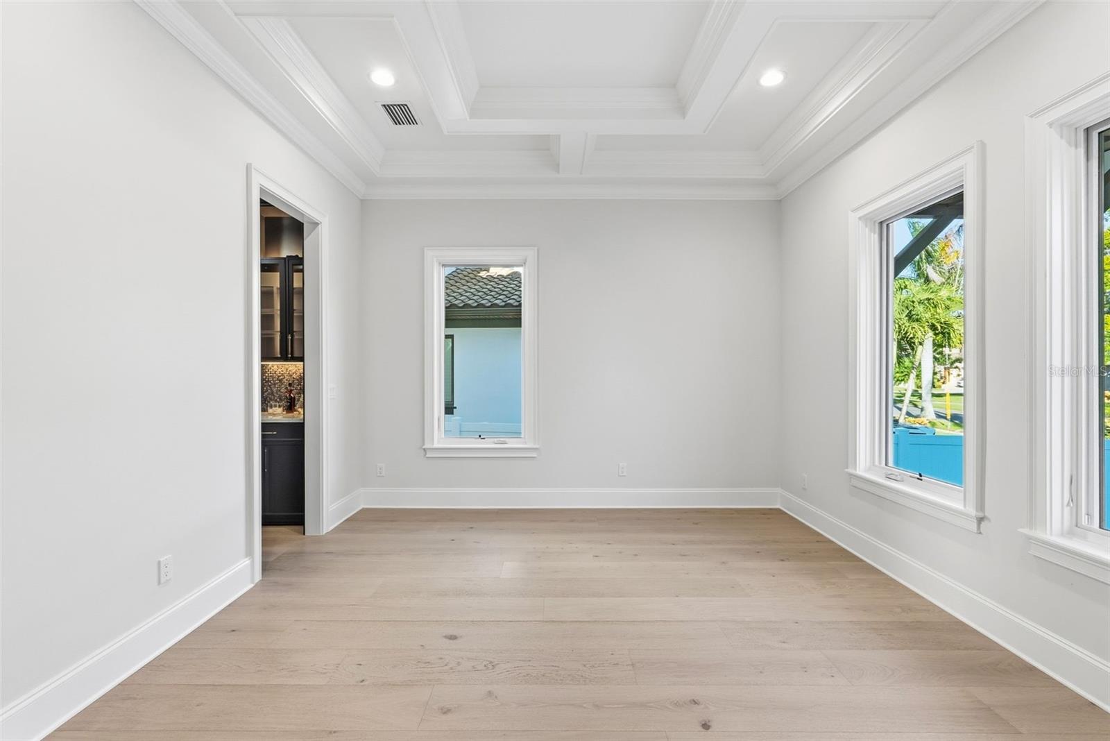 Image 24 of 98 For 214 Aranda Street Ne