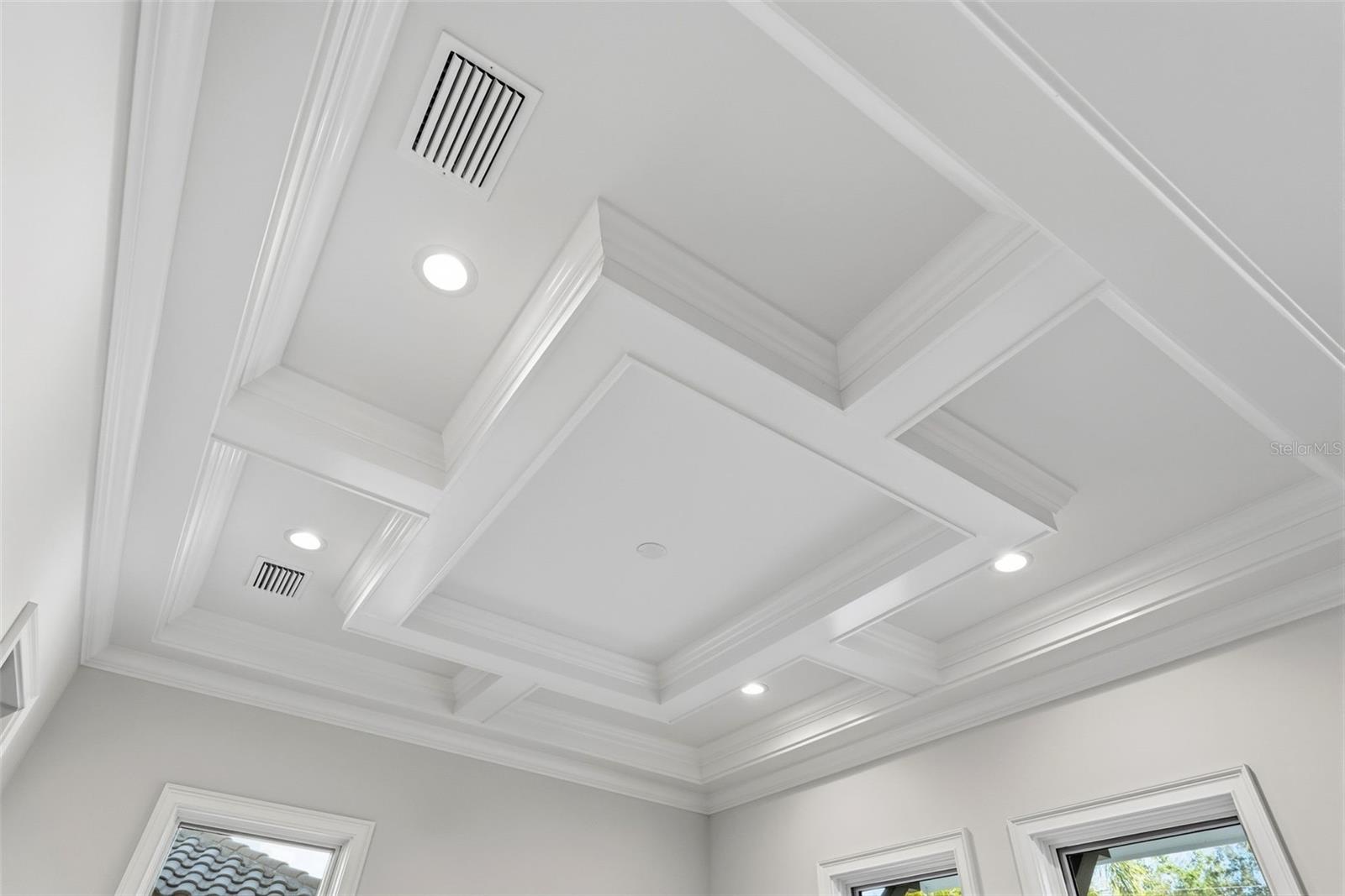 Image 26 of 98 For 214 Aranda Street Ne