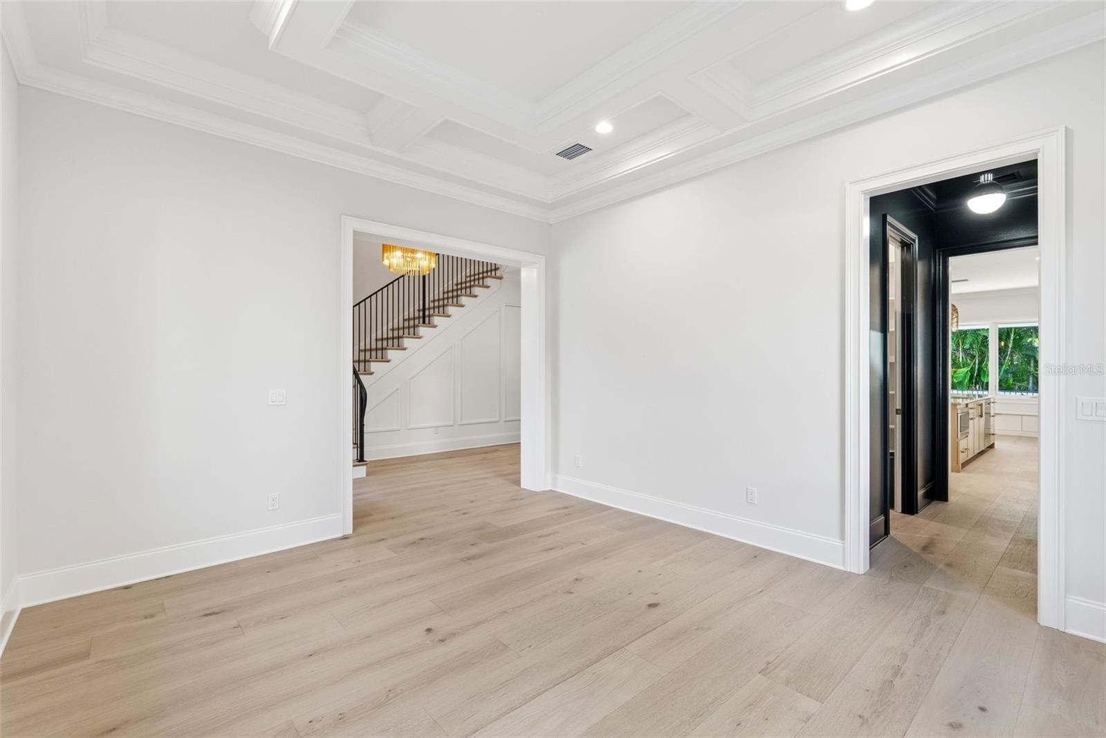 Image 27 of 98 For 214 Aranda Street Ne