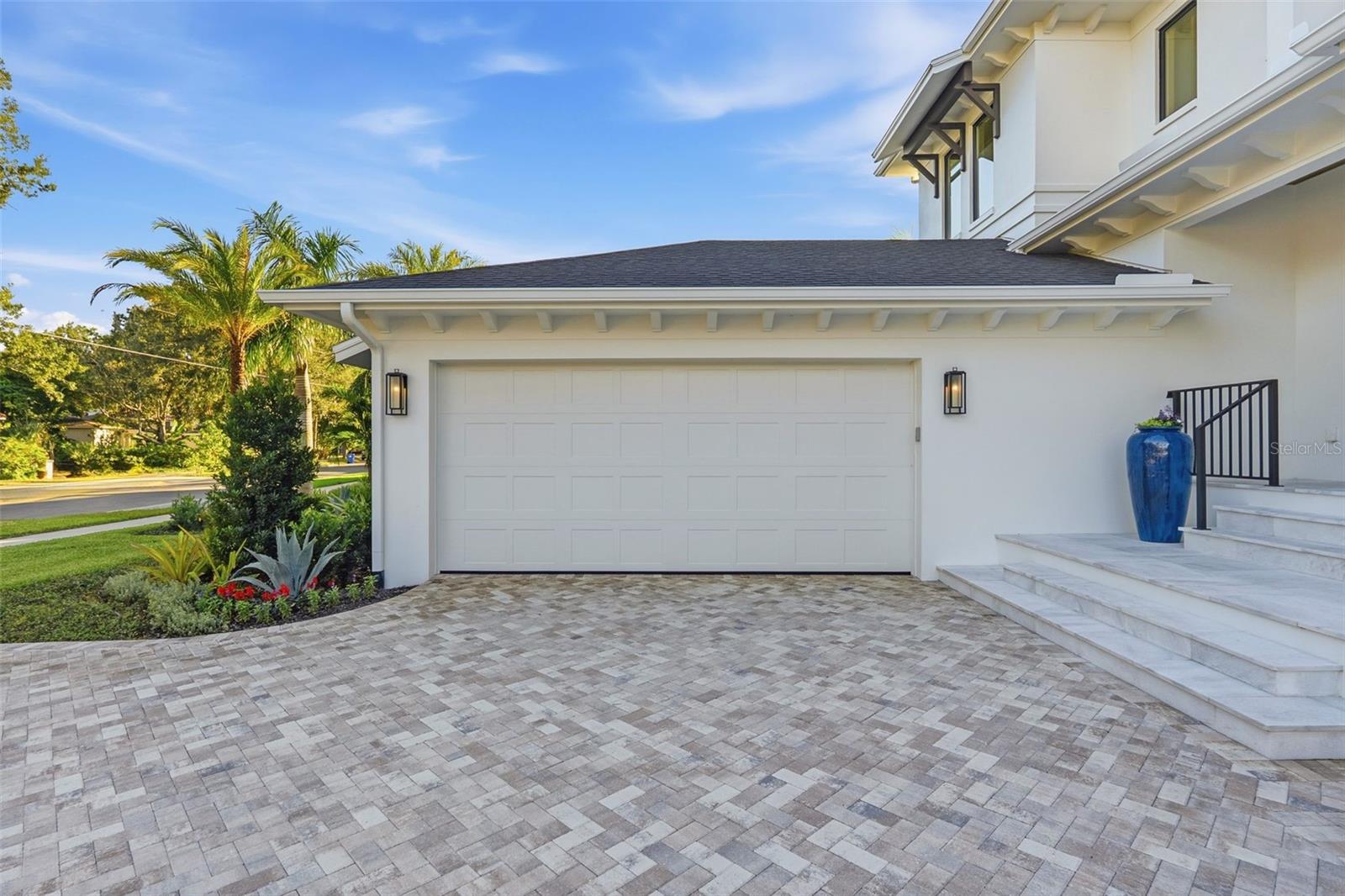 Image 3 of 98 For 214 Aranda Street Ne