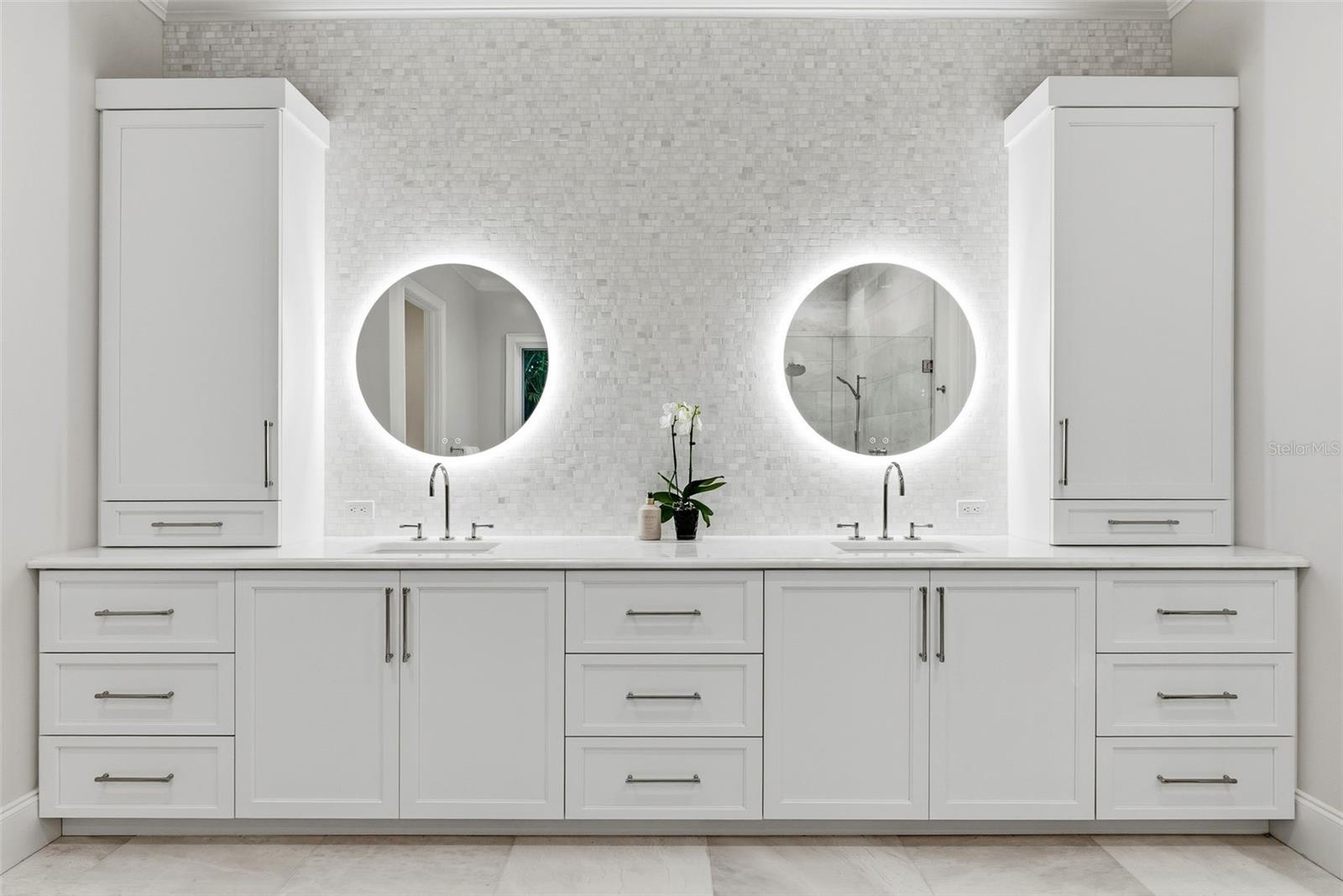 Image 33 of 98 For 214 Aranda Street Ne