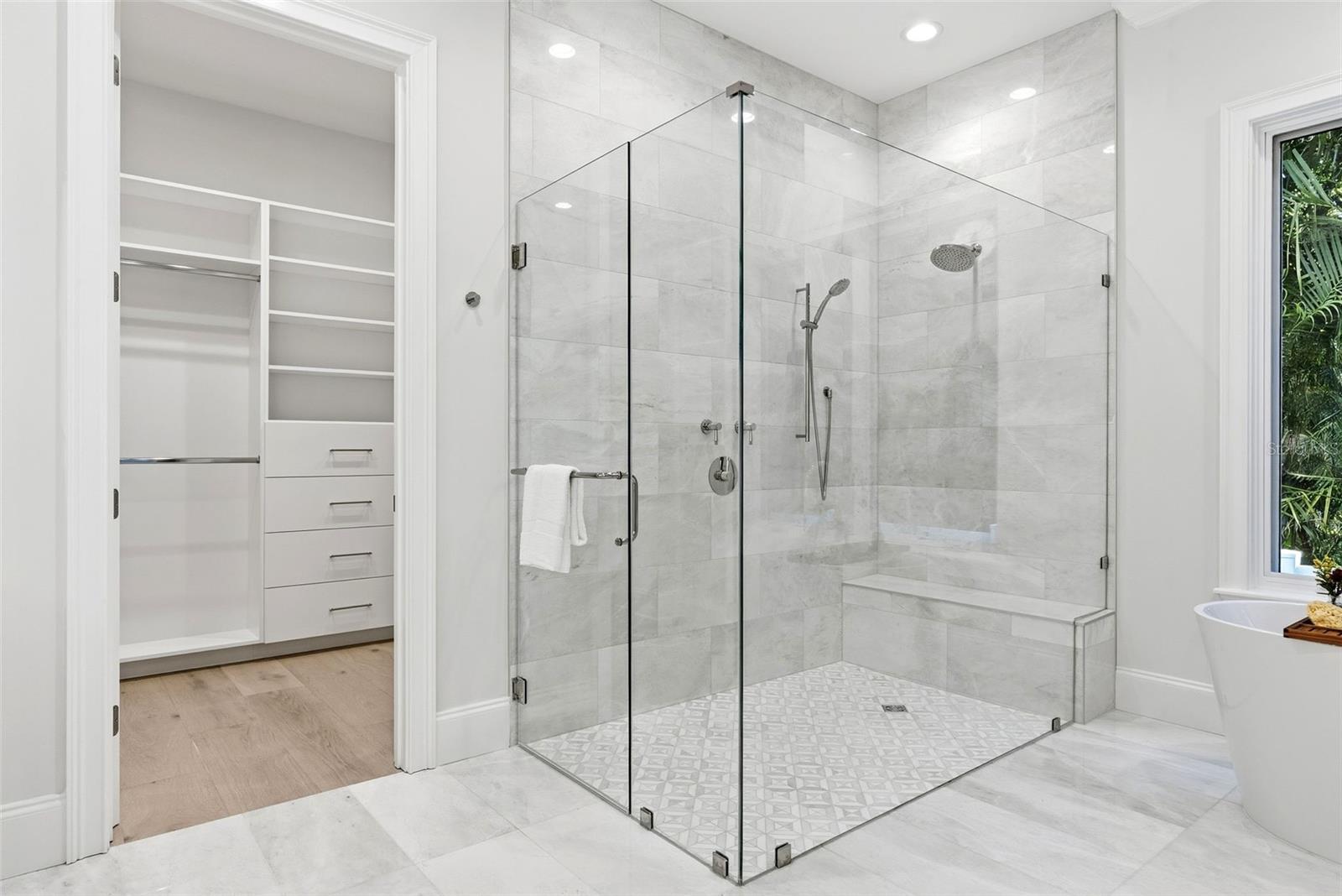 Image 35 of 98 For 214 Aranda Street Ne