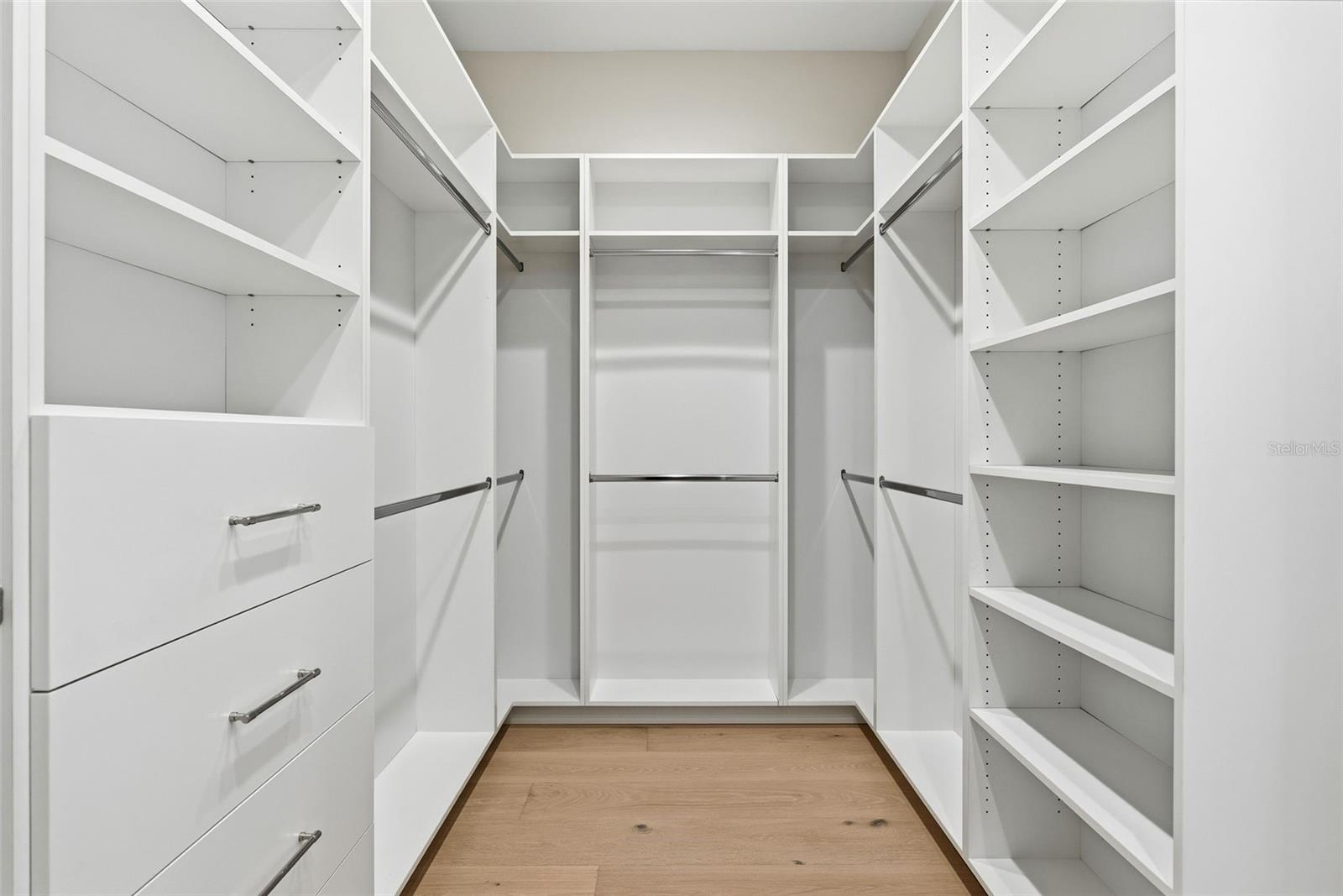 Image 39 of 98 For 214 Aranda Street Ne