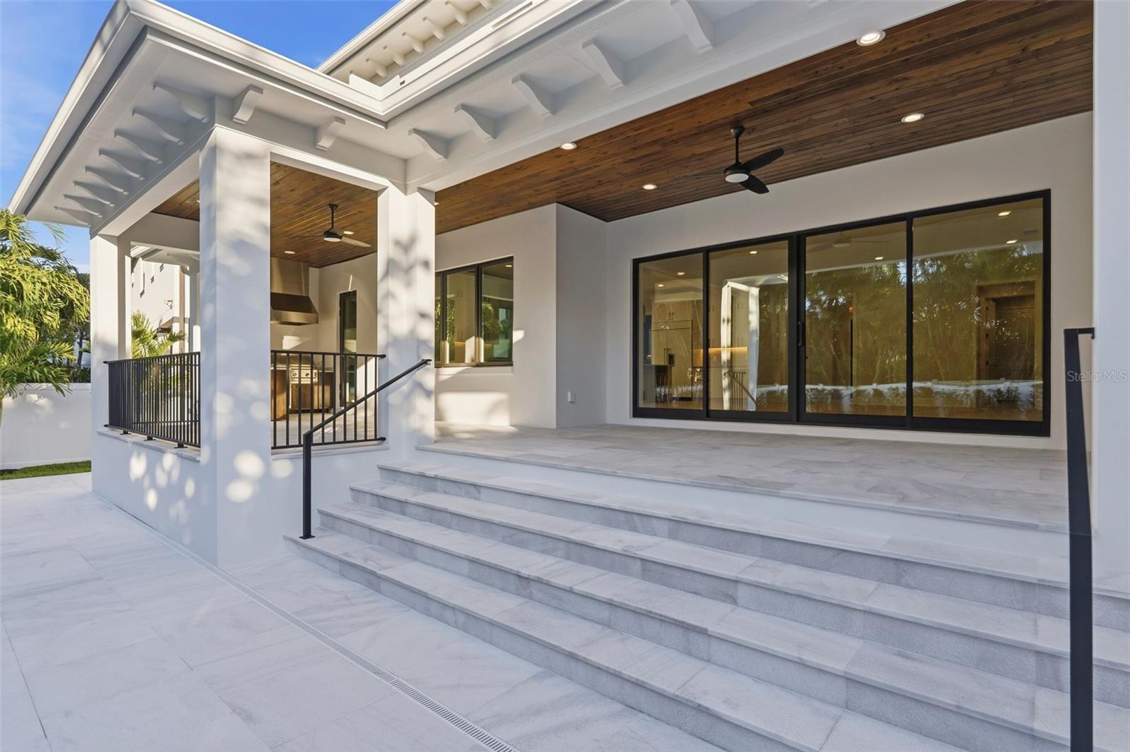 Image 42 of 98 For 214 Aranda Street Ne