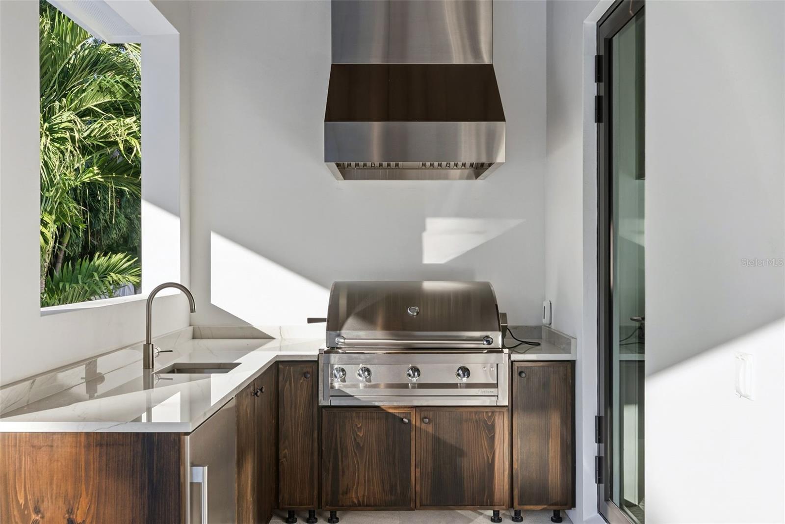 Image 46 of 98 For 214 Aranda Street Ne