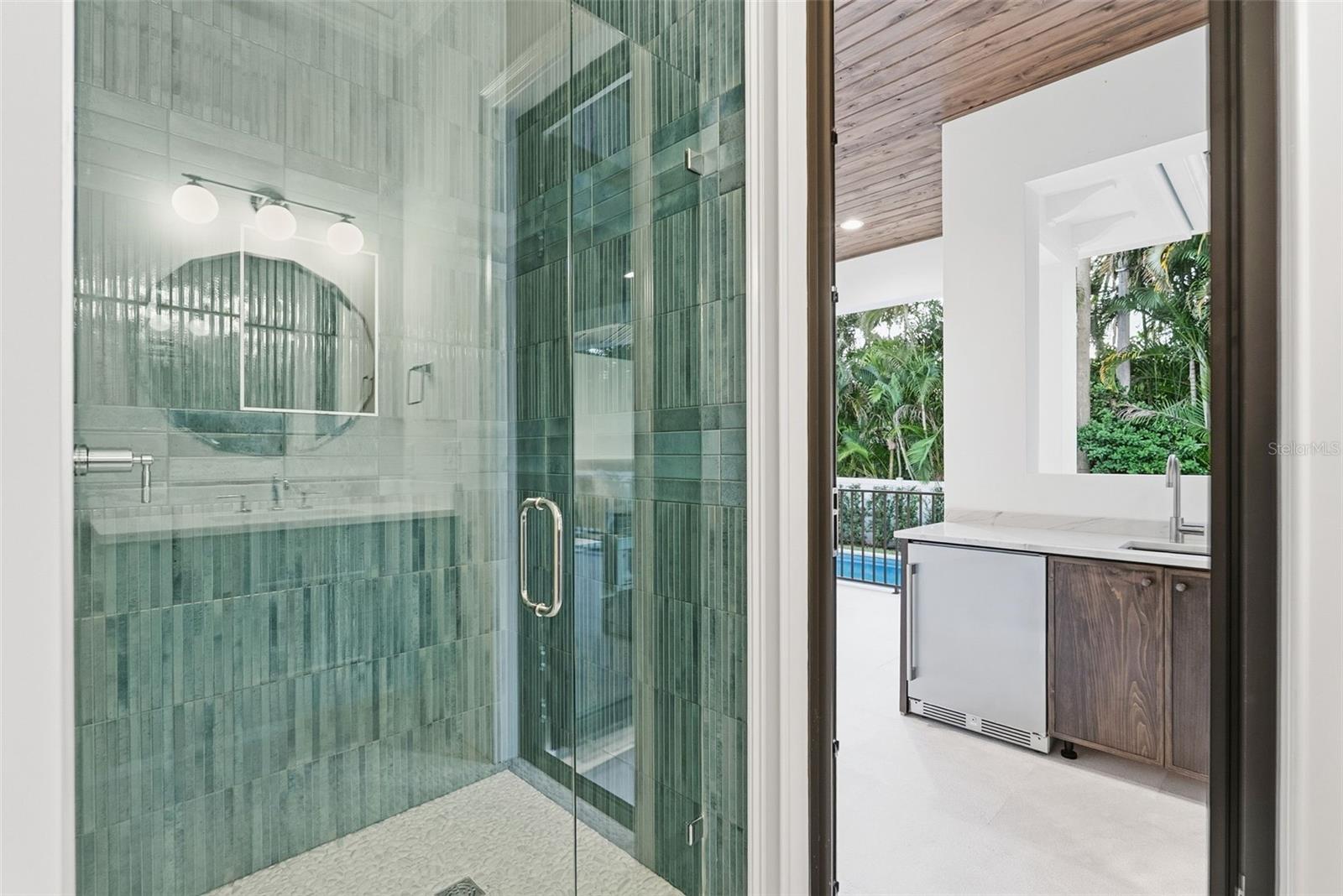 Image 47 of 98 For 214 Aranda Street Ne