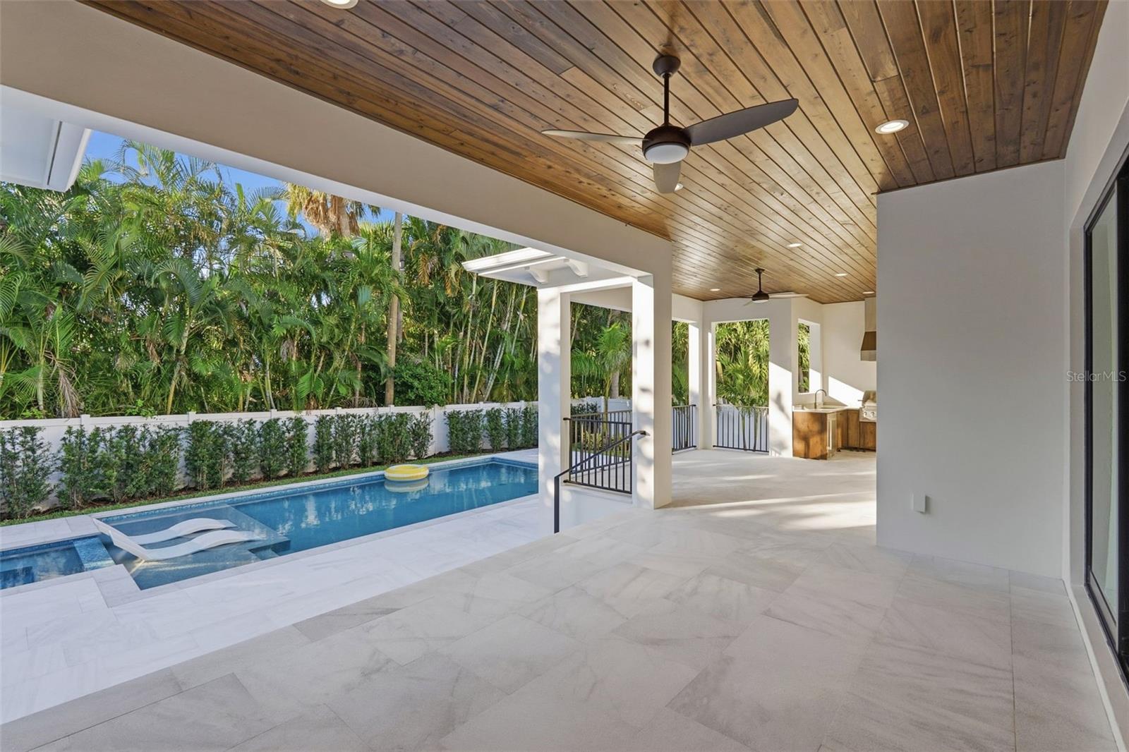 Image 49 of 98 For 214 Aranda Street Ne