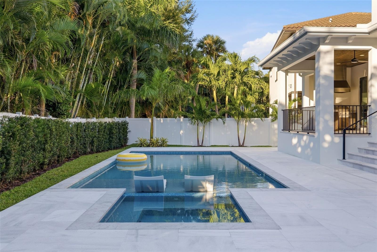 Image 51 of 98 For 214 Aranda Street Ne