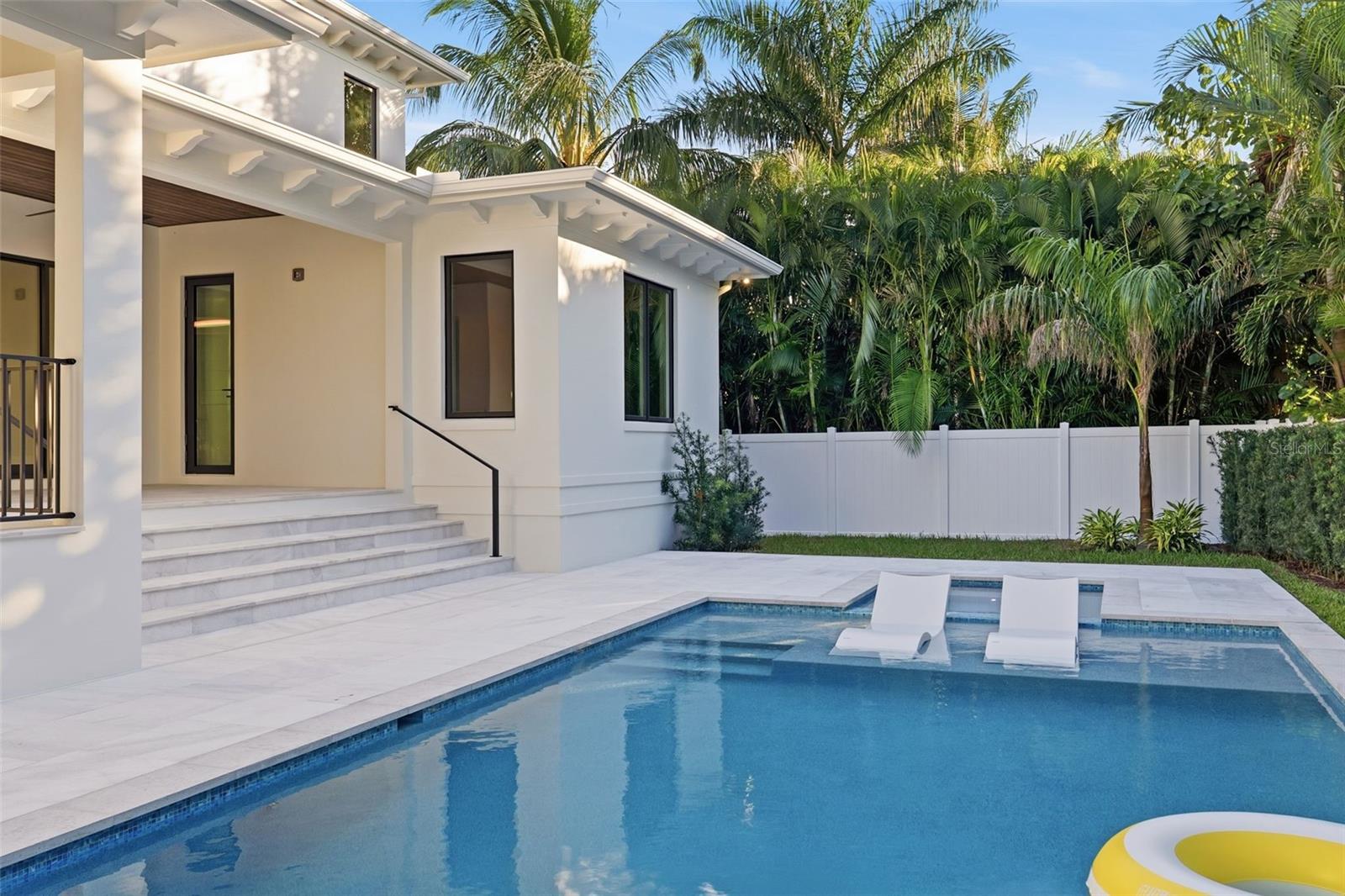 Image 54 of 98 For 214 Aranda Street Ne