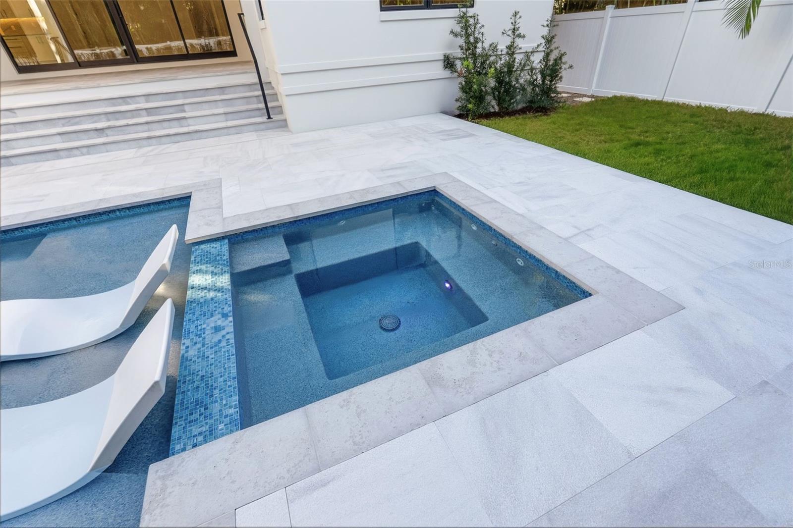 Image 55 of 98 For 214 Aranda Street Ne