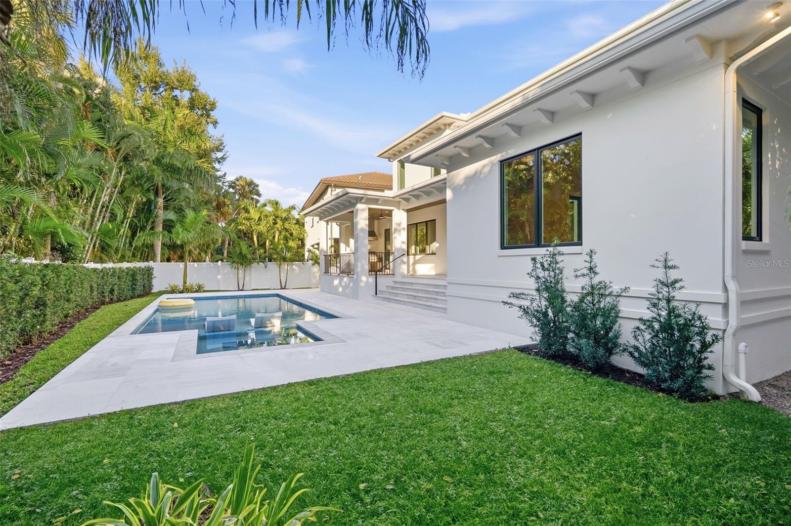 Image 59 of 98 For 214 Aranda Street Ne