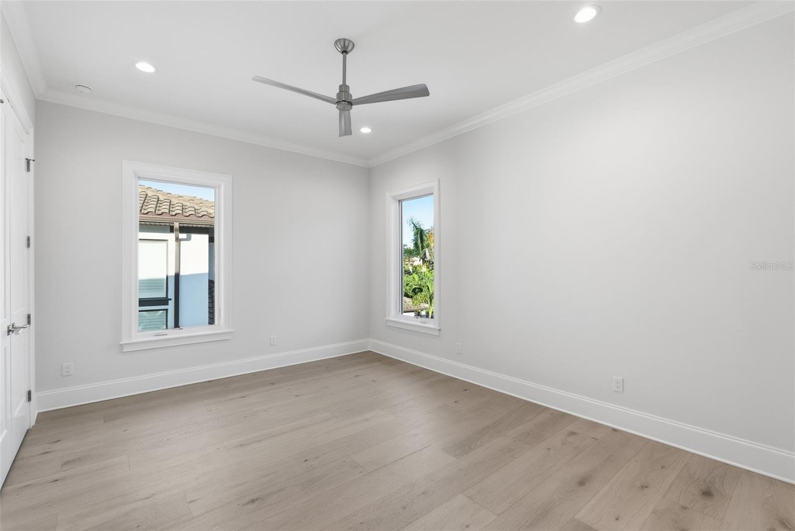 Image 60 of 98 For 214 Aranda Street Ne