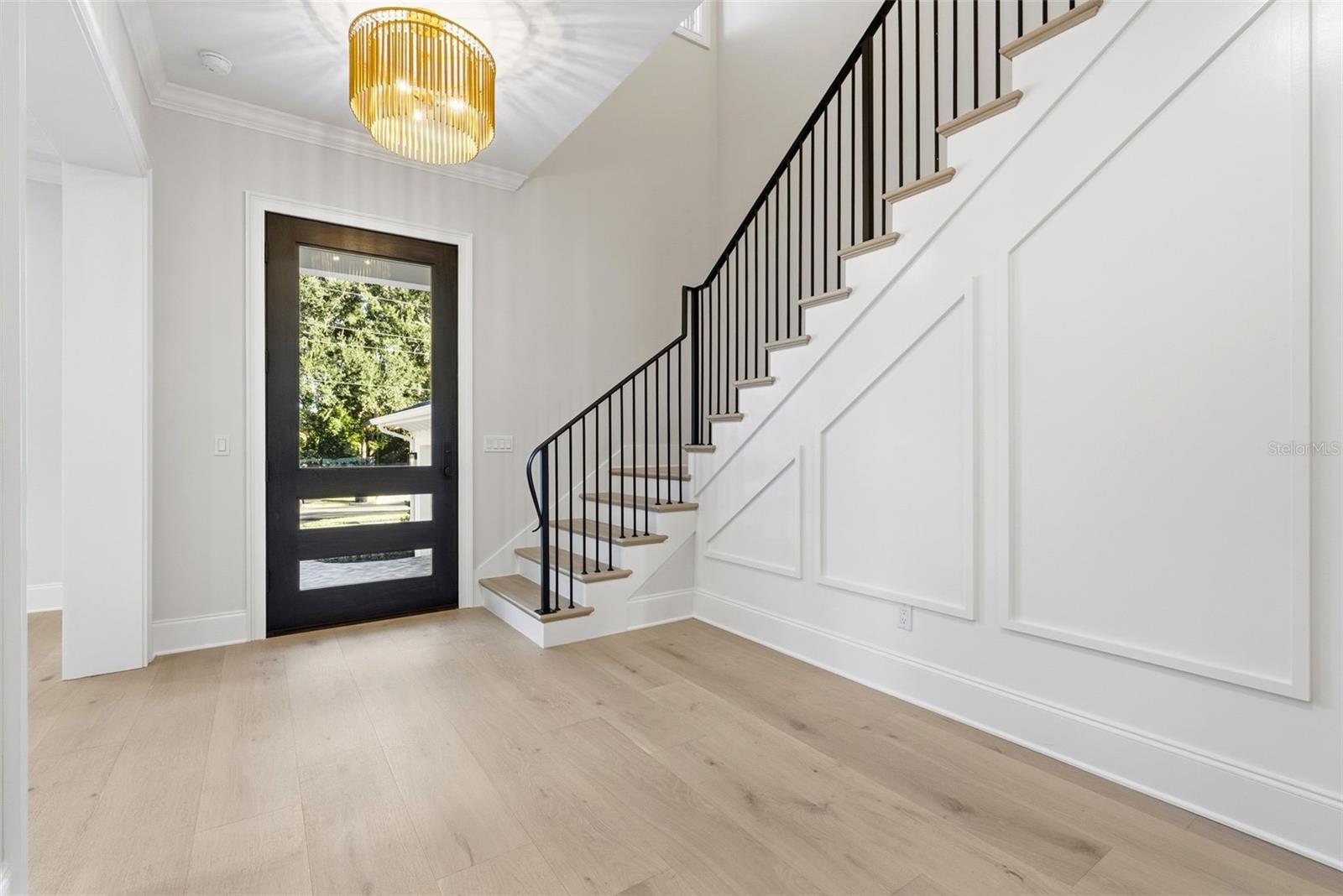 Image 68 of 98 For 214 Aranda Street Ne