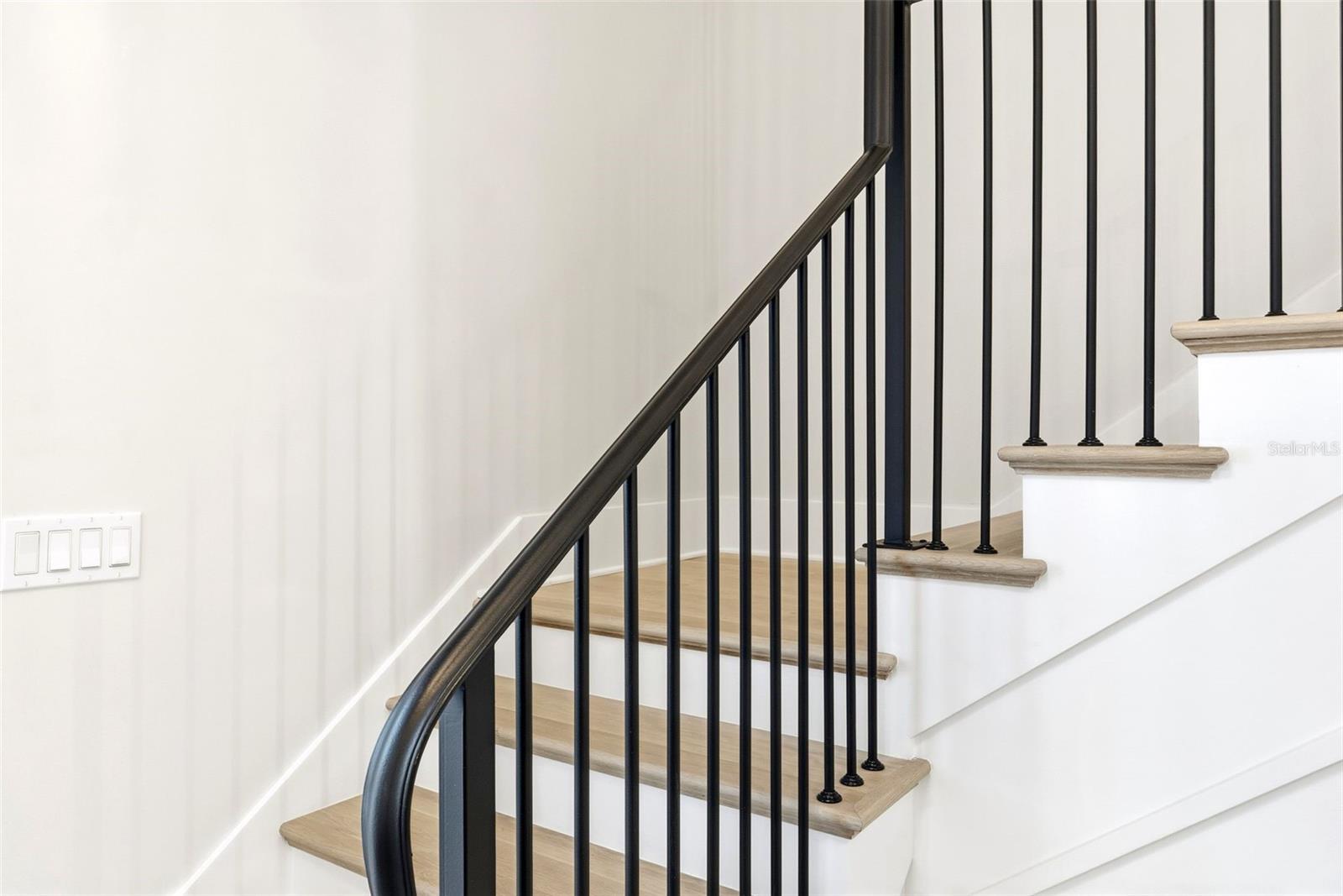 Image 69 of 98 For 214 Aranda Street Ne