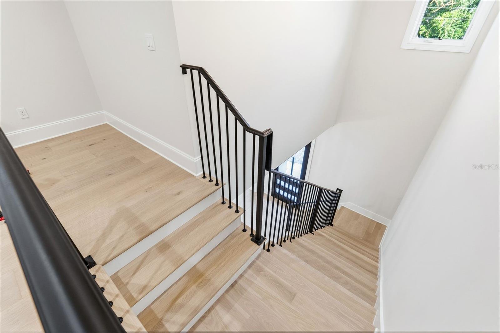 Image 70 of 98 For 214 Aranda Street Ne