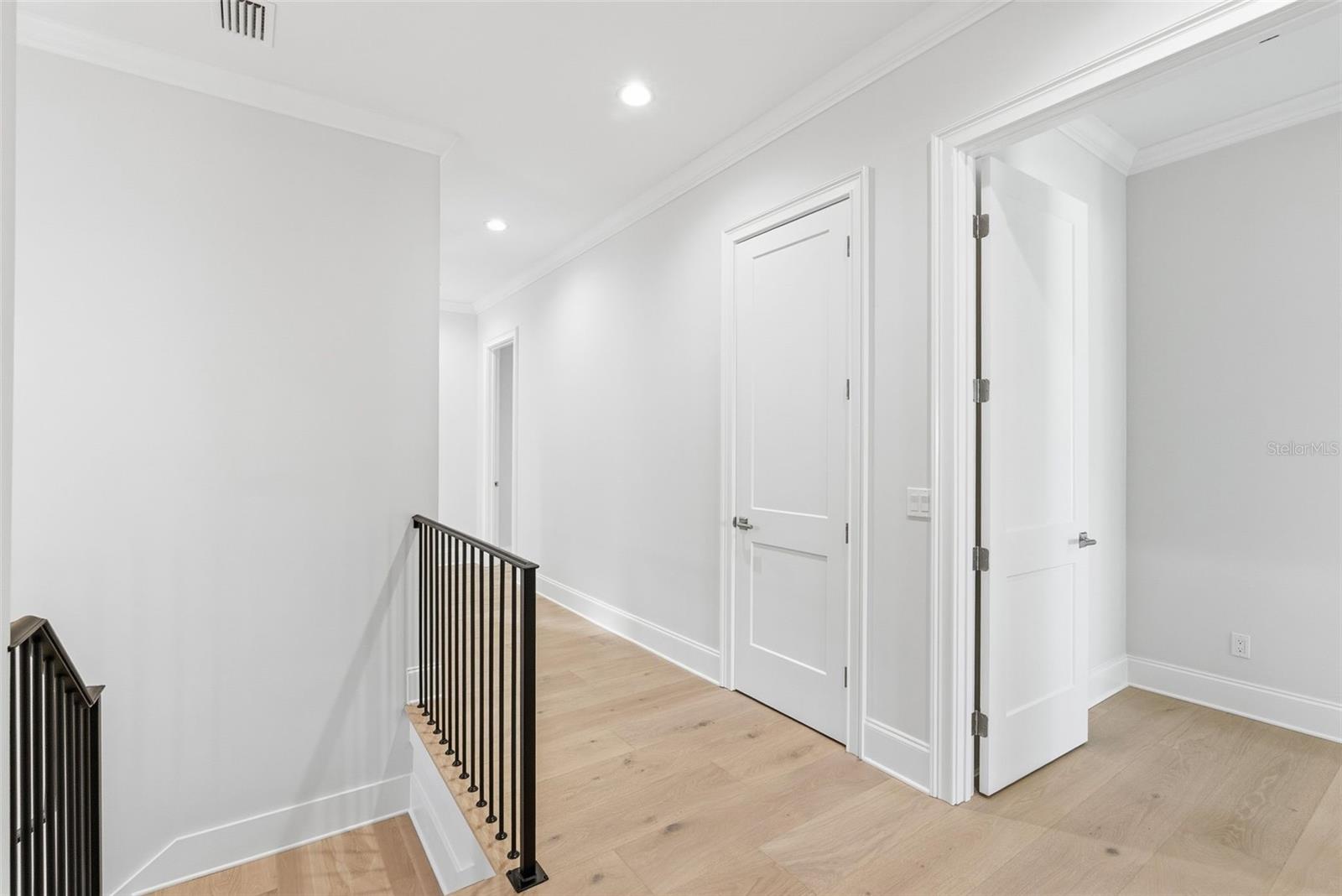 Image 72 of 98 For 214 Aranda Street Ne