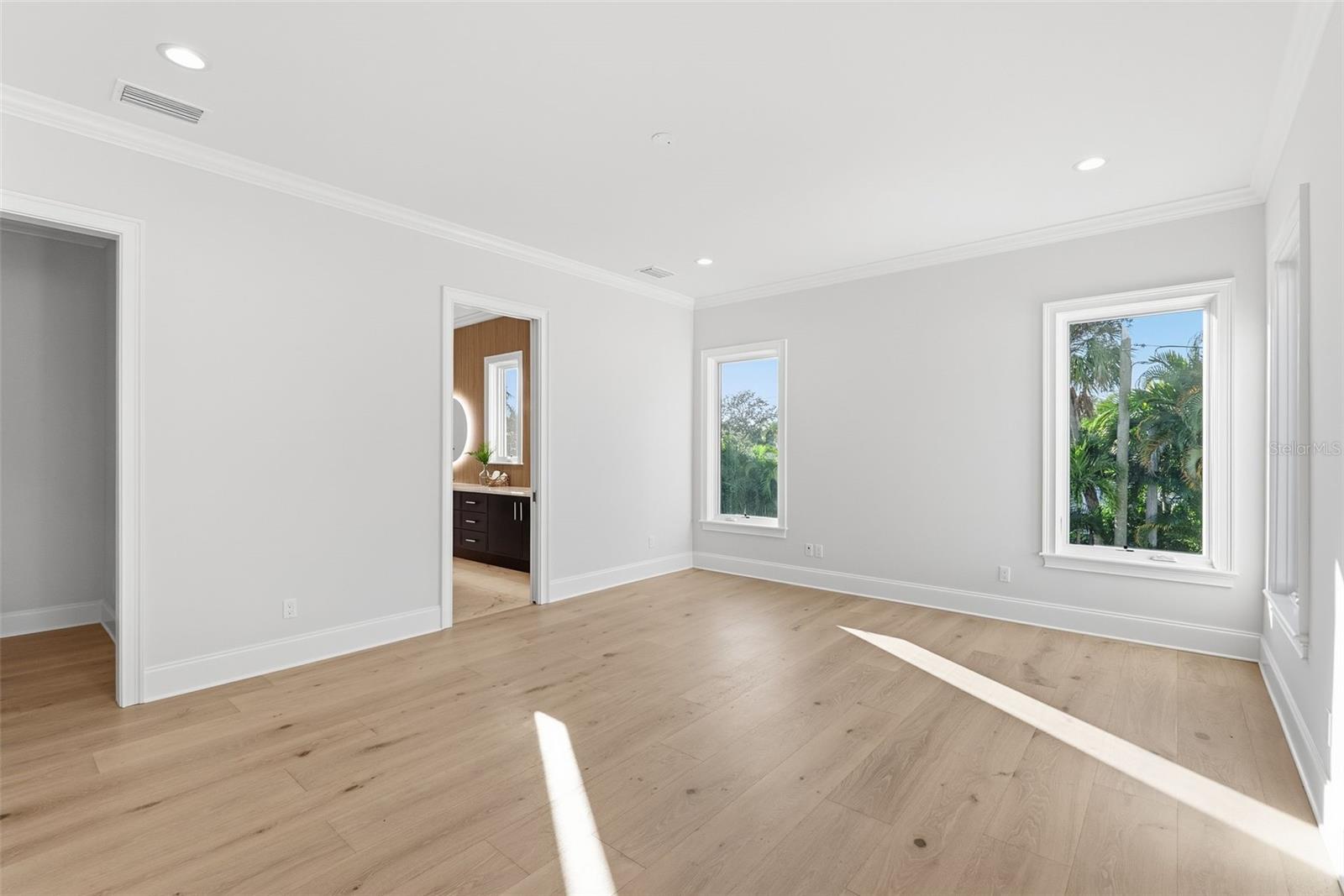 Image 75 of 98 For 214 Aranda Street Ne