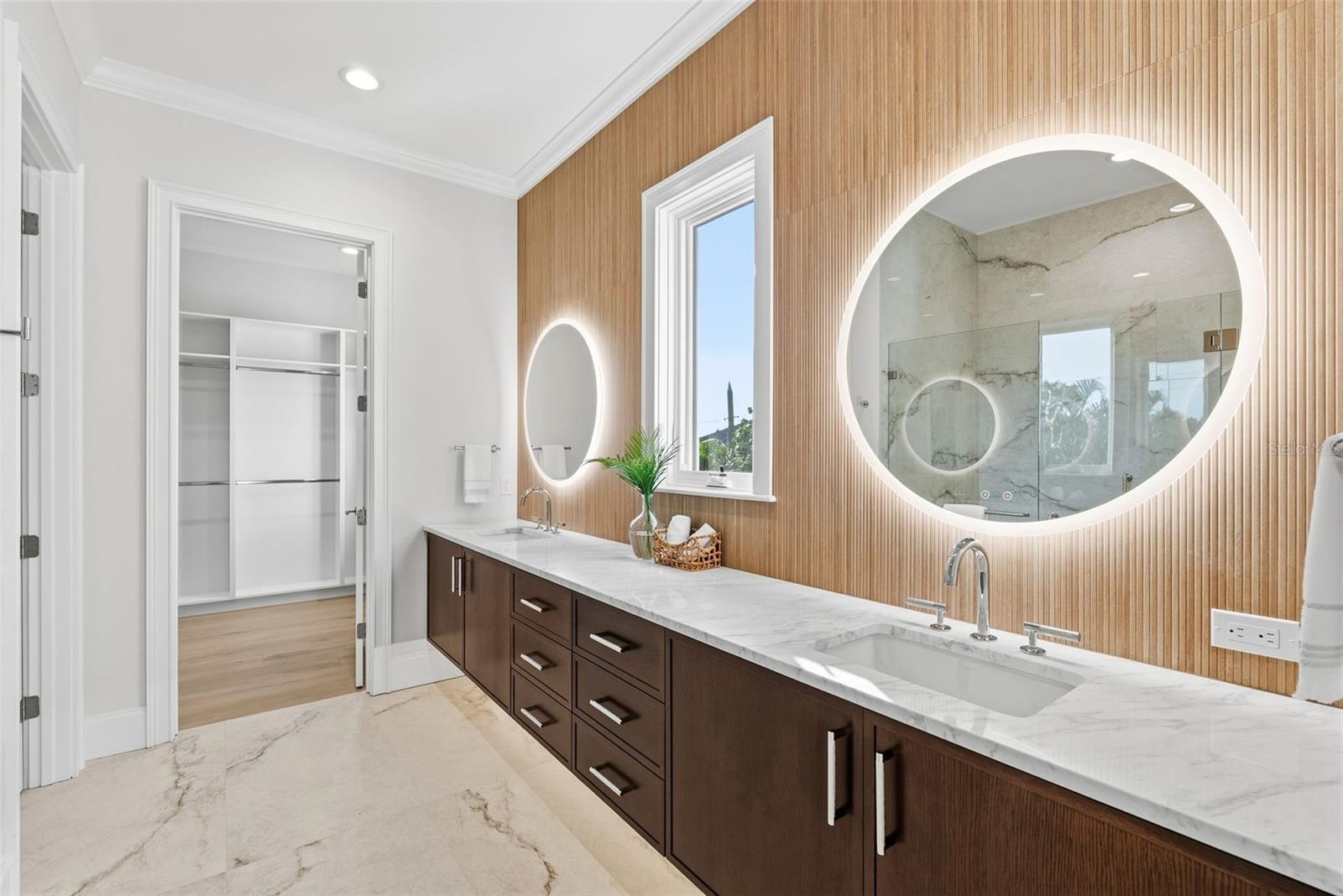 Image 77 of 98 For 214 Aranda Street Ne