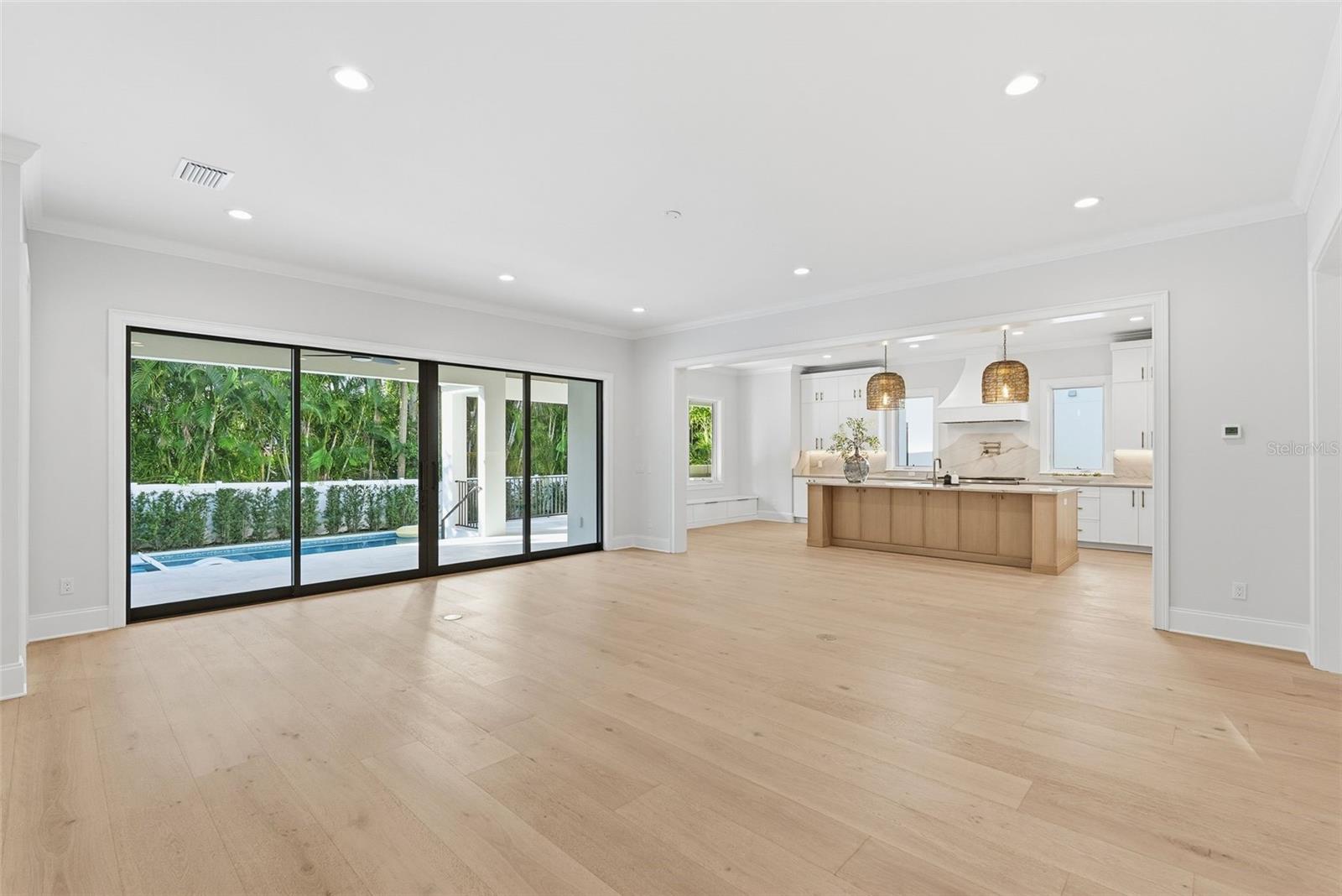 Image 8 of 98 For 214 Aranda Street Ne