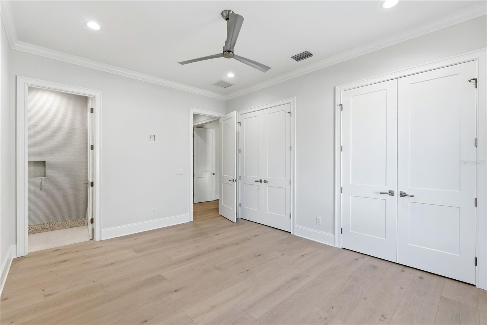 Image 84 of 98 For 214 Aranda Street Ne