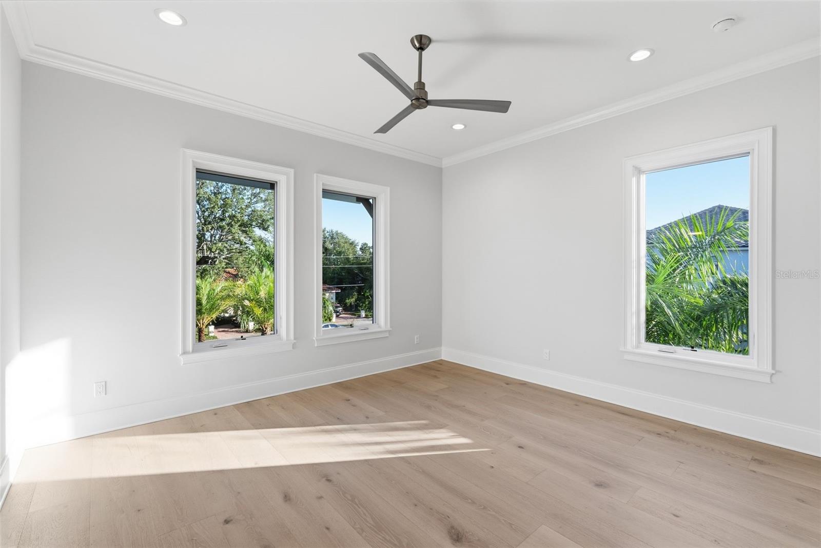 Image 87 of 98 For 214 Aranda Street Ne