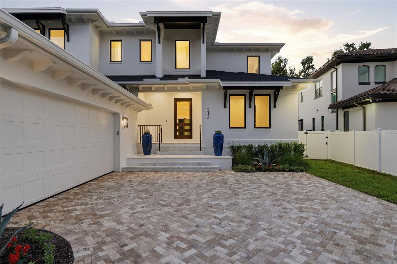 Image 93 of 98 For 214 Aranda Street Ne