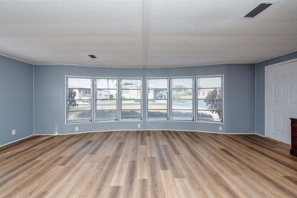 Image 6 of 38 For 11 Palm Forest Drive