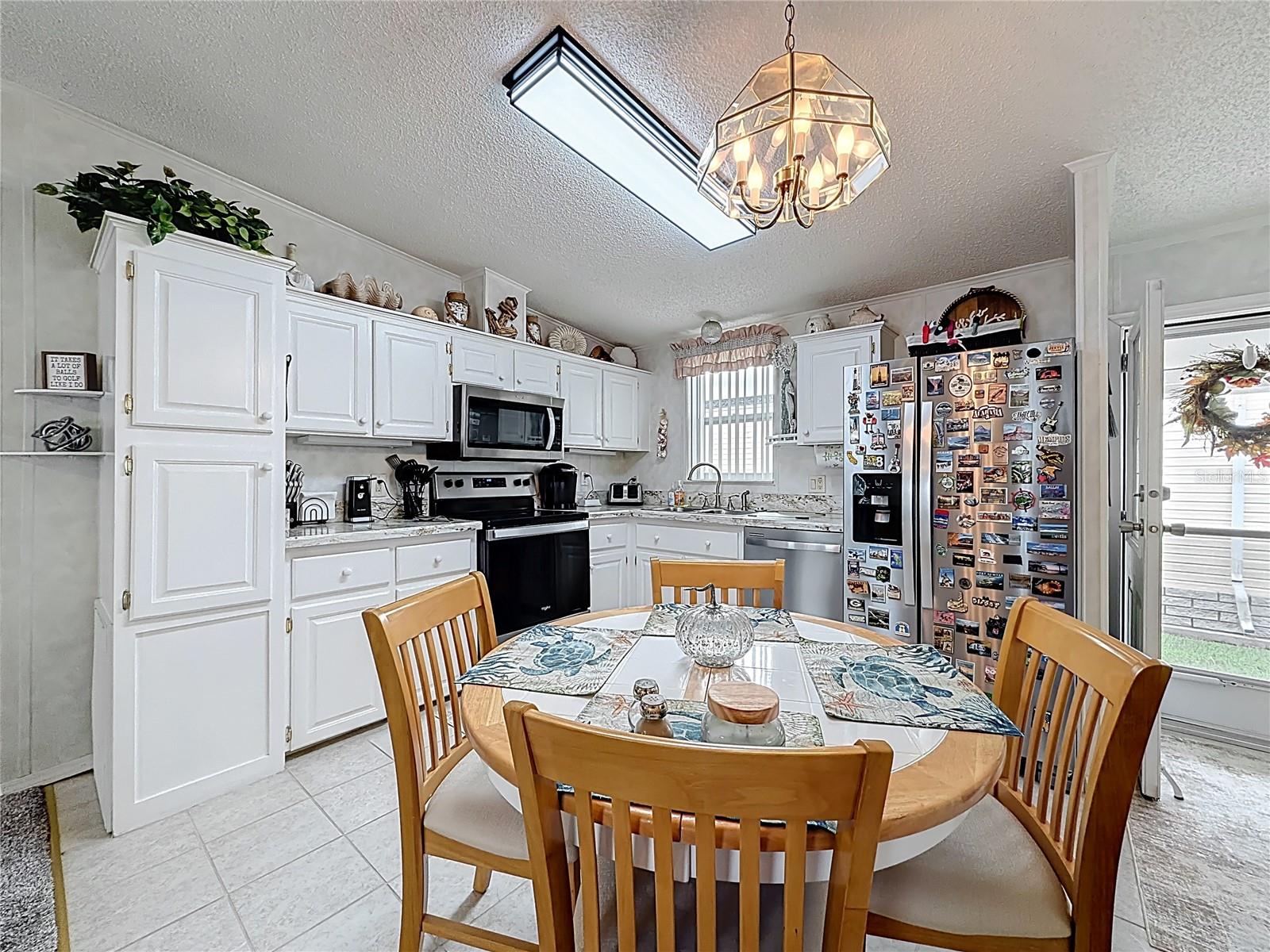 Image 12 of 39 For 278 Big Pine Avenue N