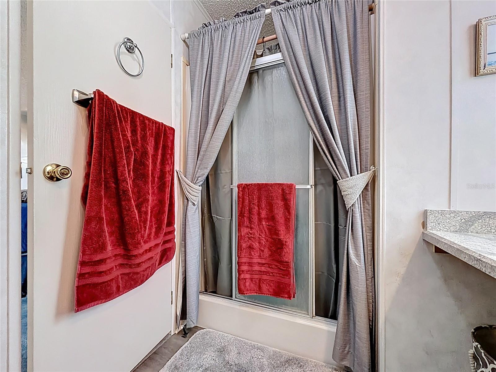 Image 22 of 39 For 278 Big Pine Avenue N