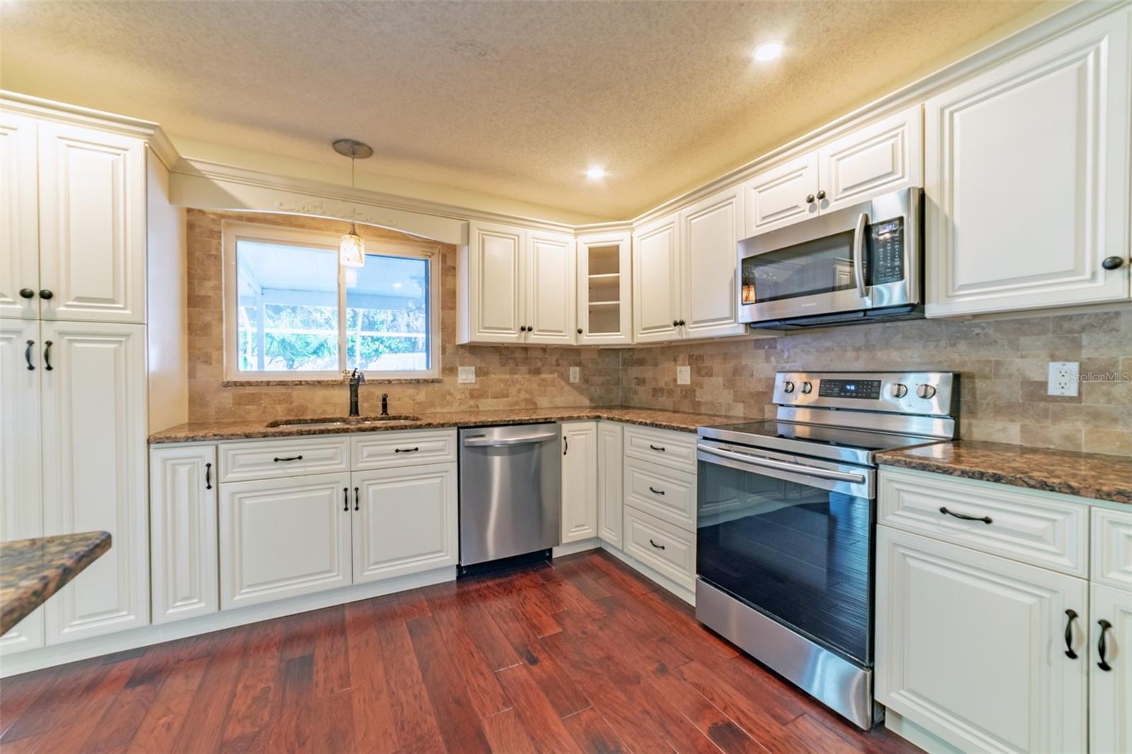 Image 14 of 57 For 9430 Pebble Glen Avenue