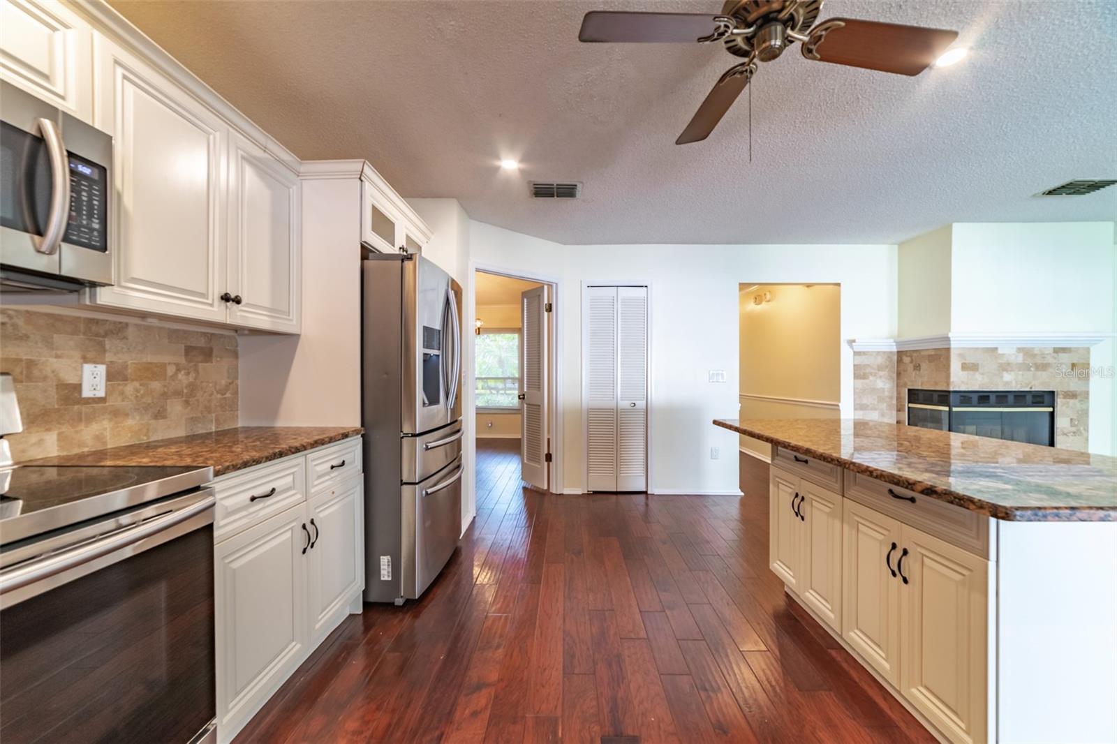 Image 16 of 57 For 9430 Pebble Glen Avenue