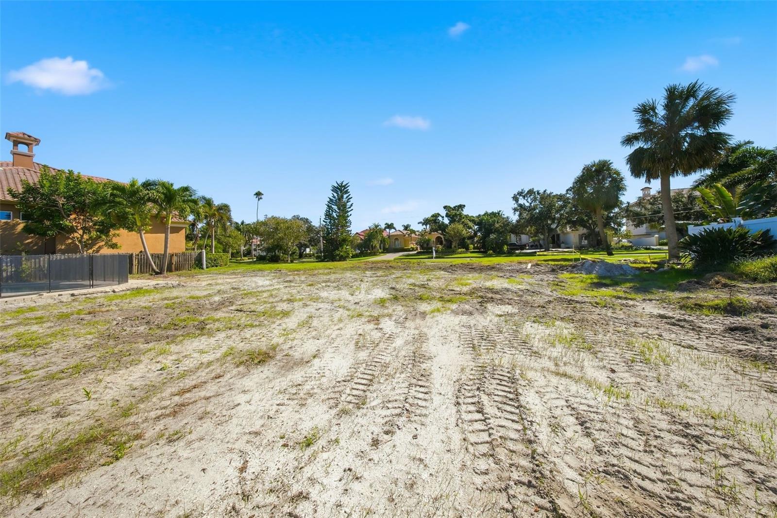 Image 24 of 28 For 4324 Bayshore Boulevard Ne