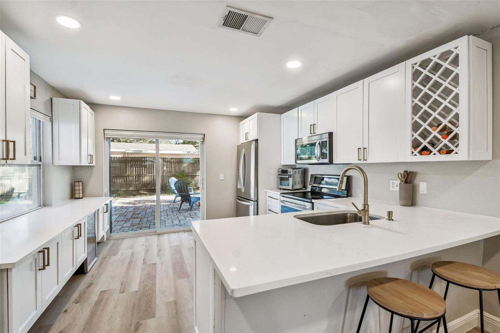 Image 5 of 23 For 1706 Chelsea Street