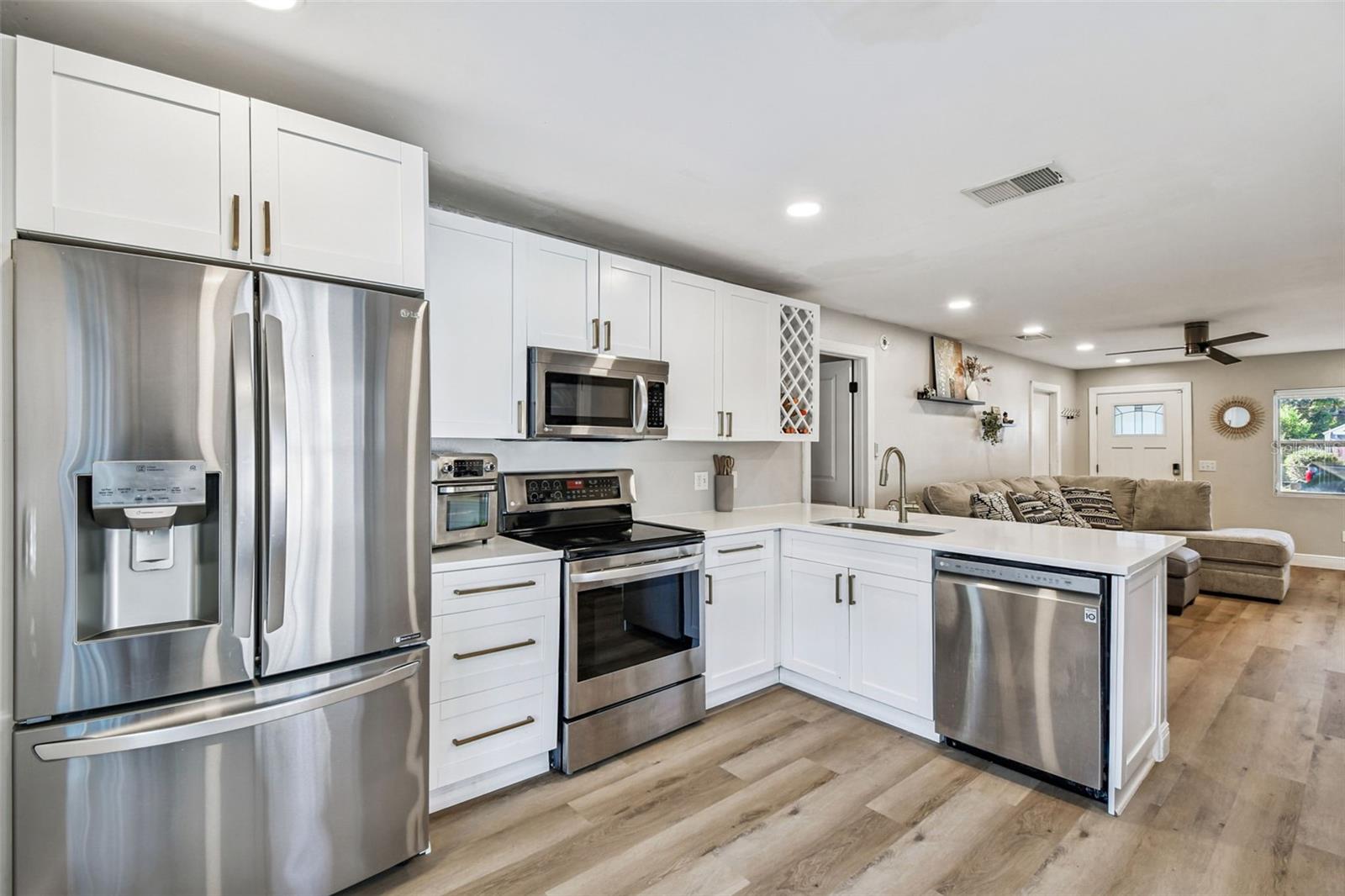 Image 6 of 23 For 1706 Chelsea Street