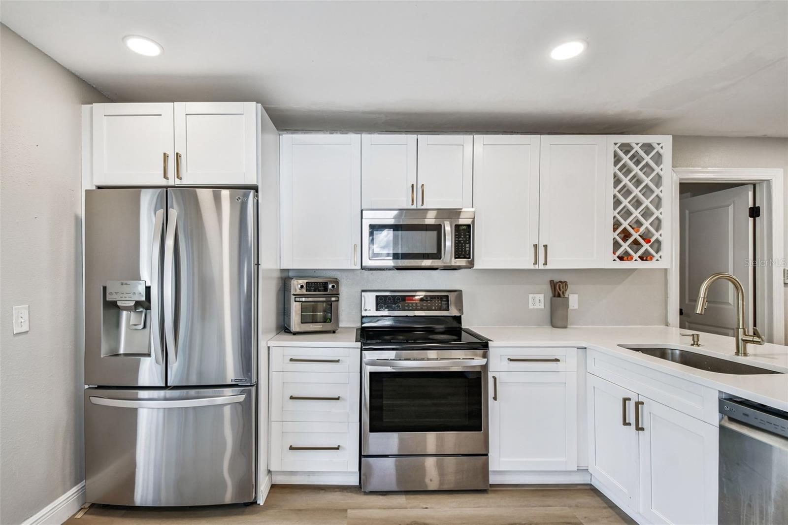 Image 7 of 23 For 1706 Chelsea Street