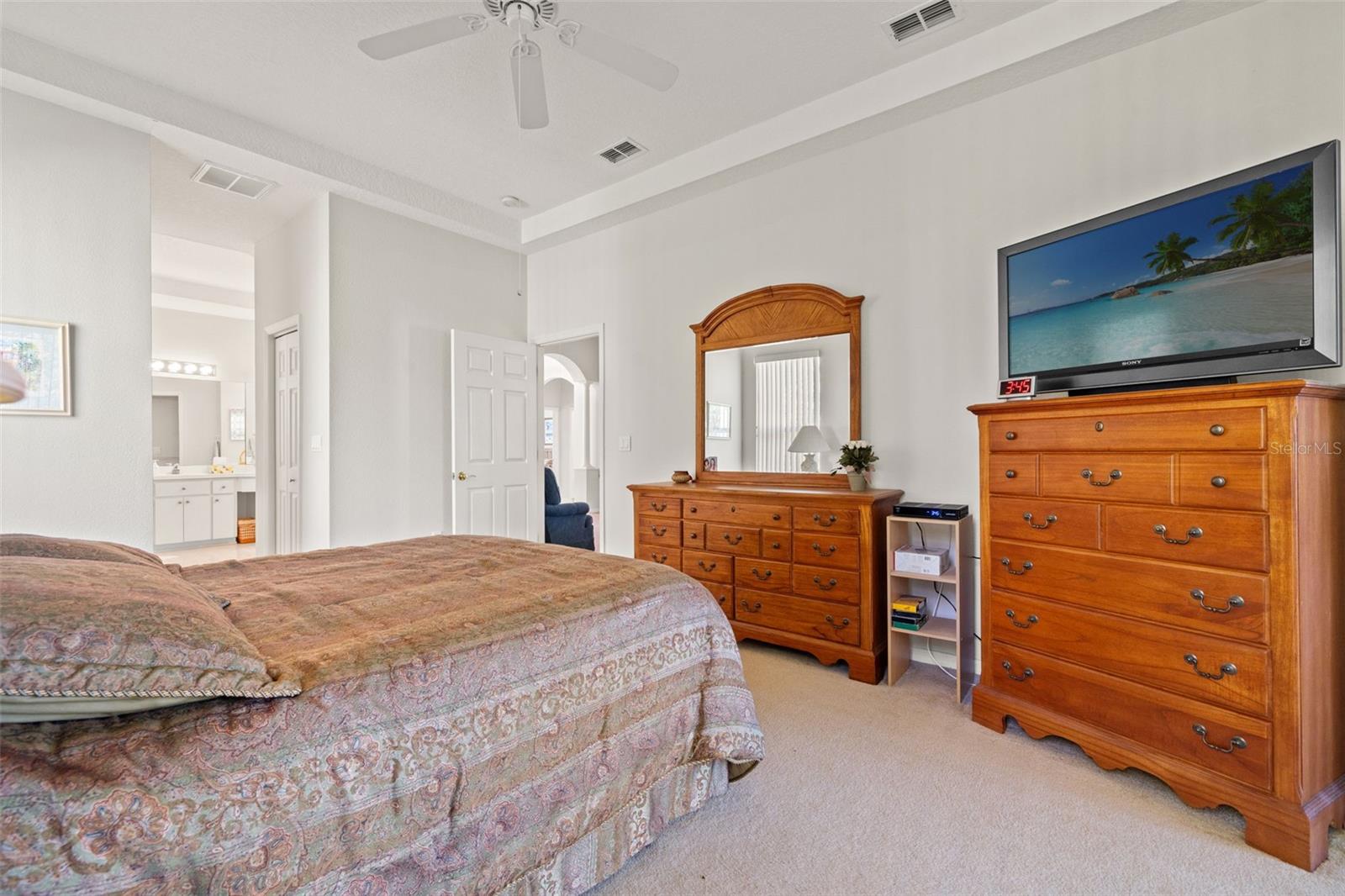 Image 24 of 53 For 10199 Holly Berry Drive