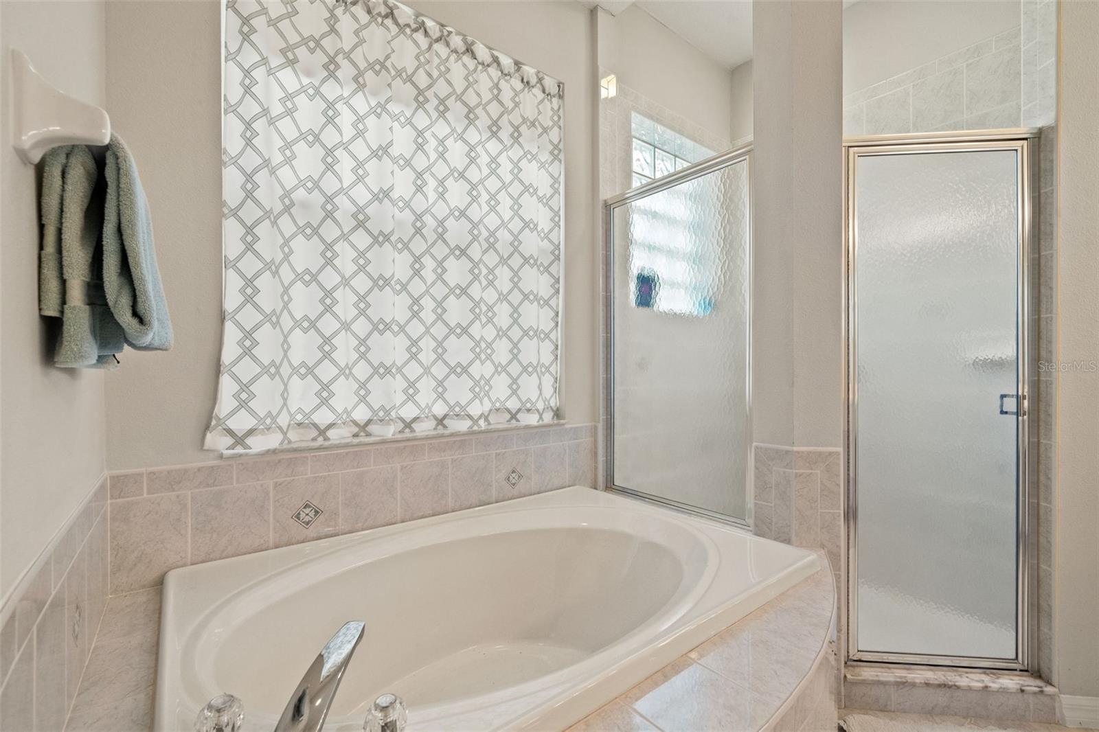 Image 29 of 53 For 10199 Holly Berry Drive