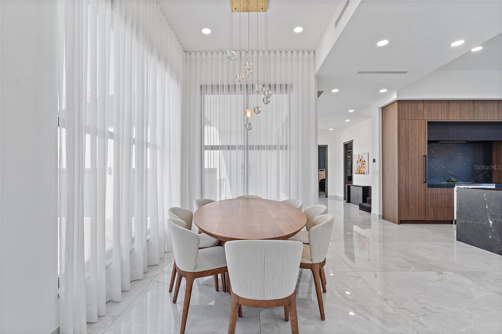 Image 13 of 70 For 585 Dolphin Avenue Se