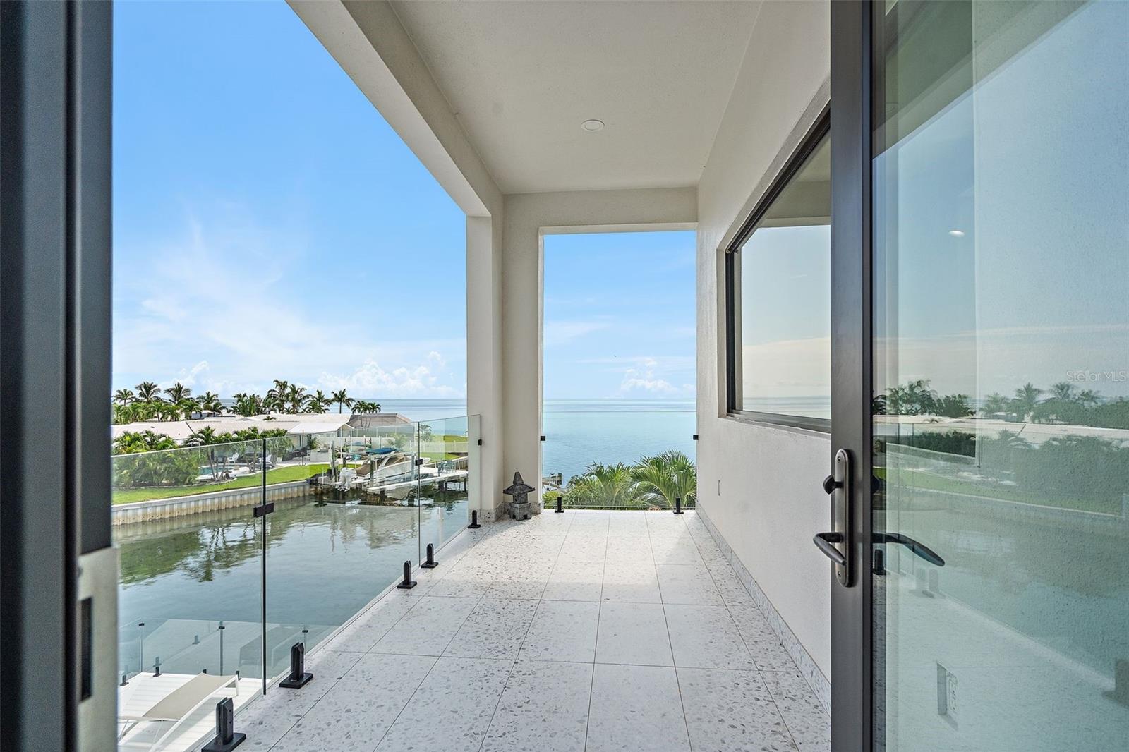 Image 22 of 70 For 585 Dolphin Avenue Se