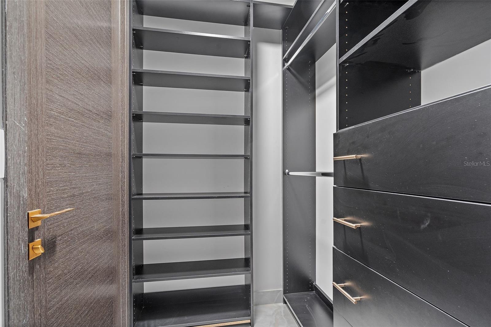 Image 30 of 70 For 585 Dolphin Avenue Se