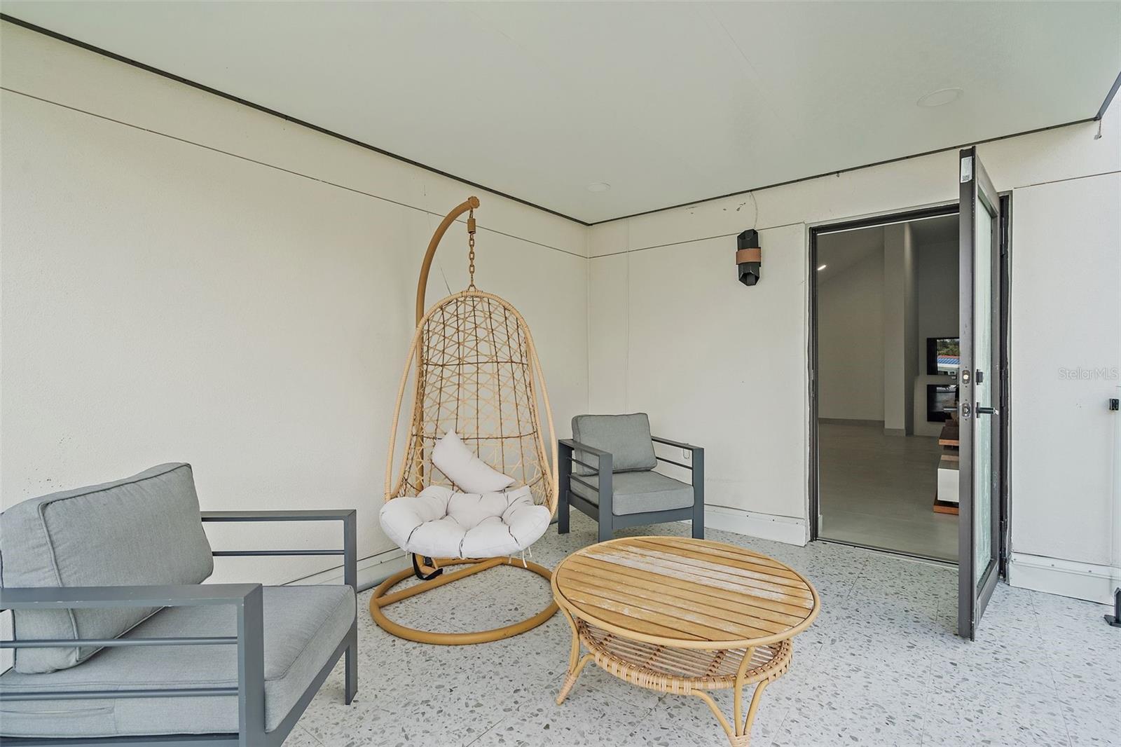 Image 45 of 70 For 585 Dolphin Avenue Se