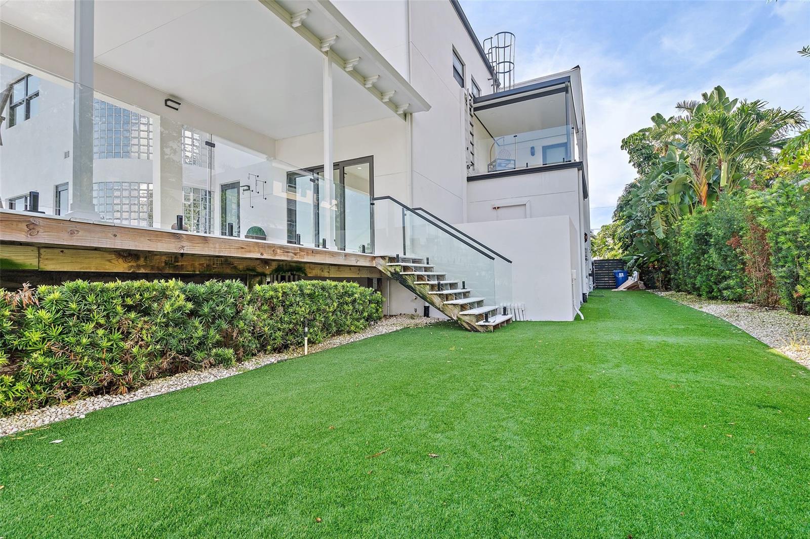 Image 48 of 70 For 585 Dolphin Avenue Se