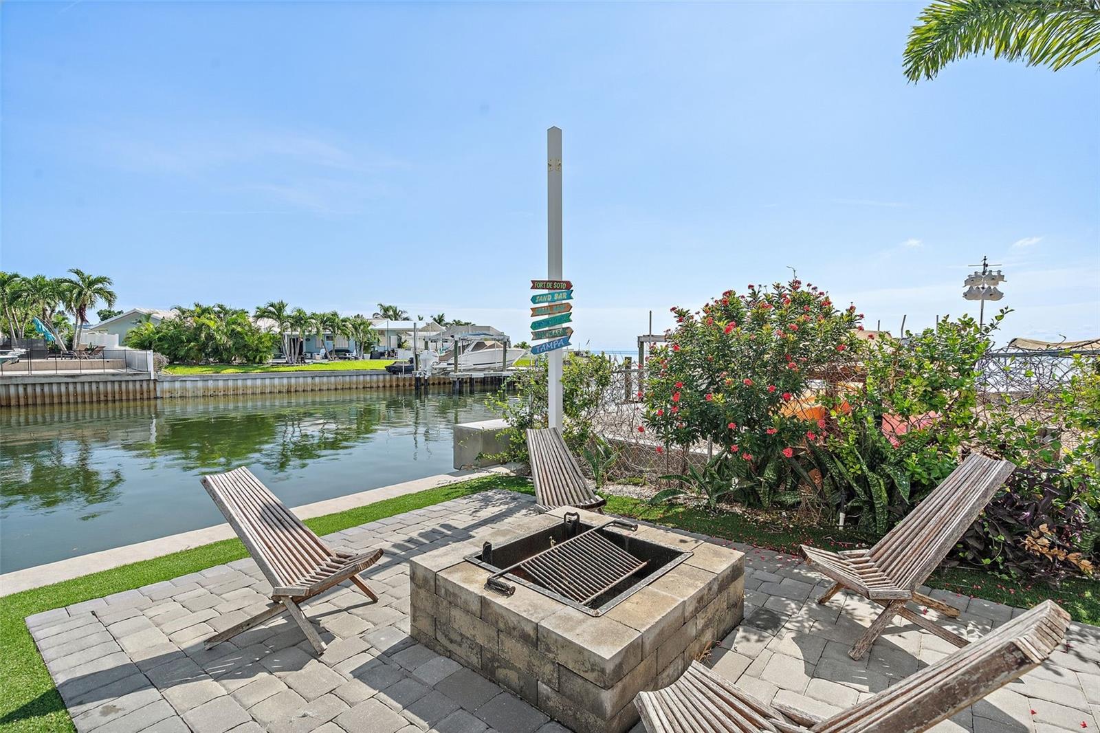 Image 60 of 70 For 585 Dolphin Avenue Se