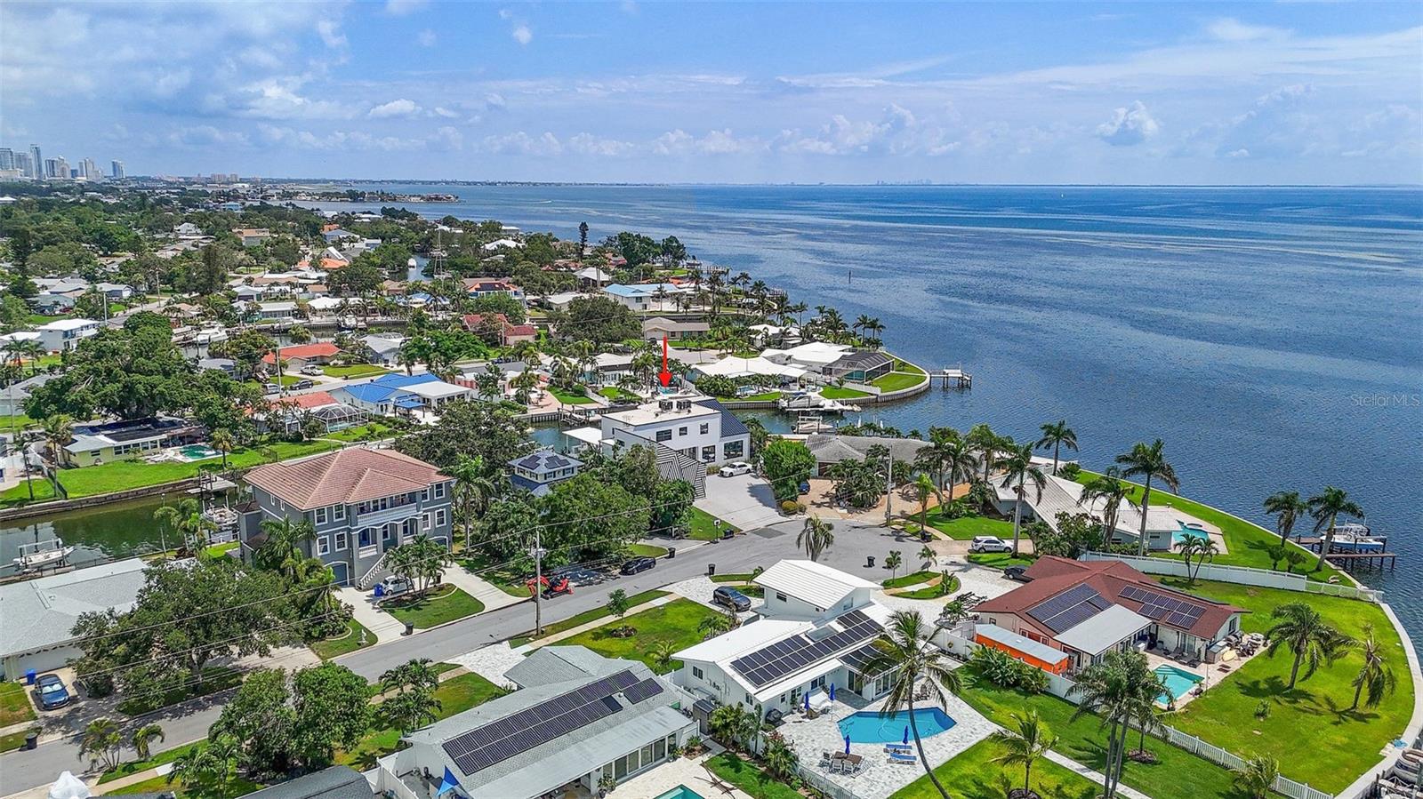 Image 62 of 70 For 585 Dolphin Avenue Se