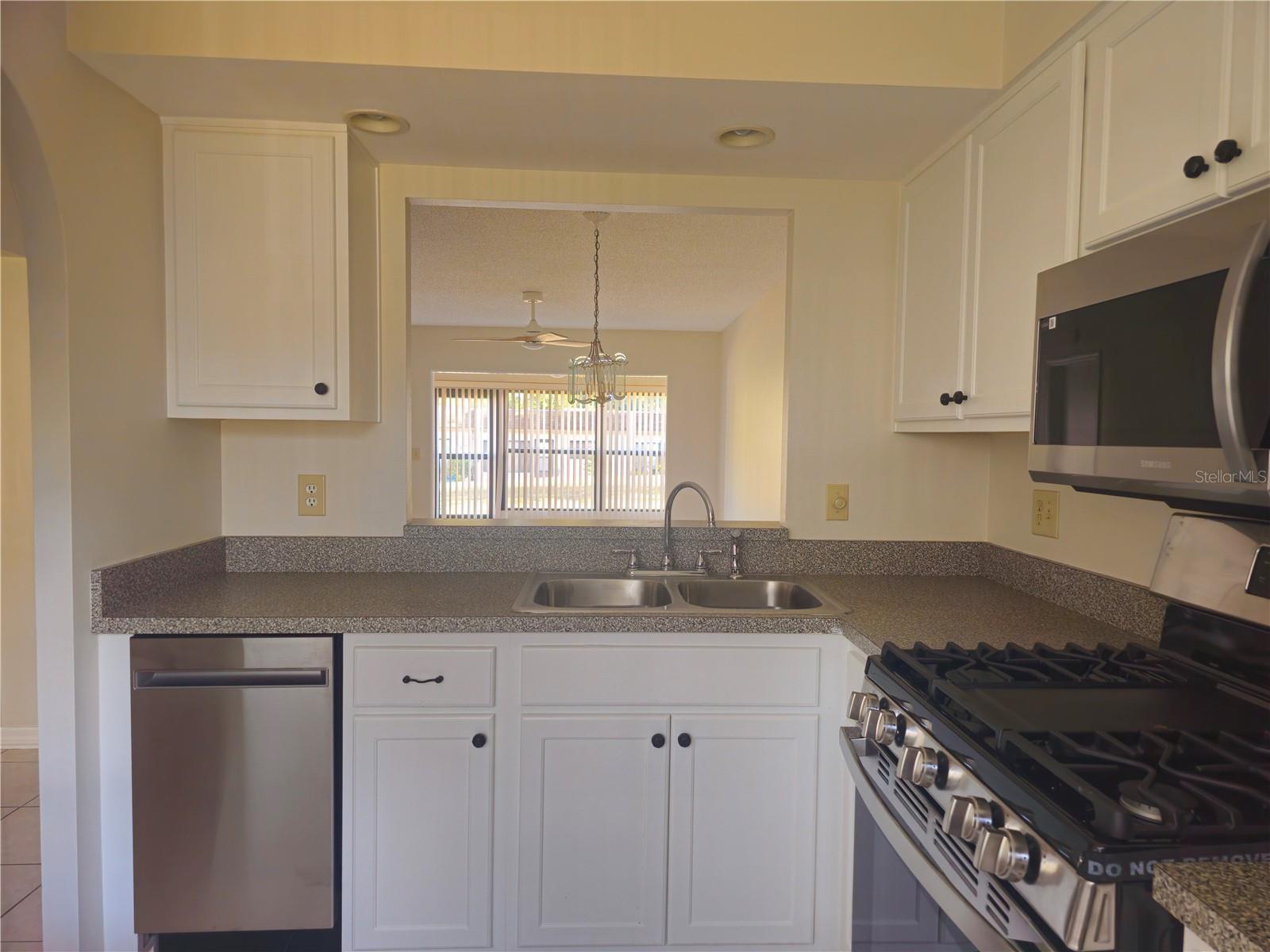 Image 11 of 26 For 1285 Mission Hills Boulevard 36b