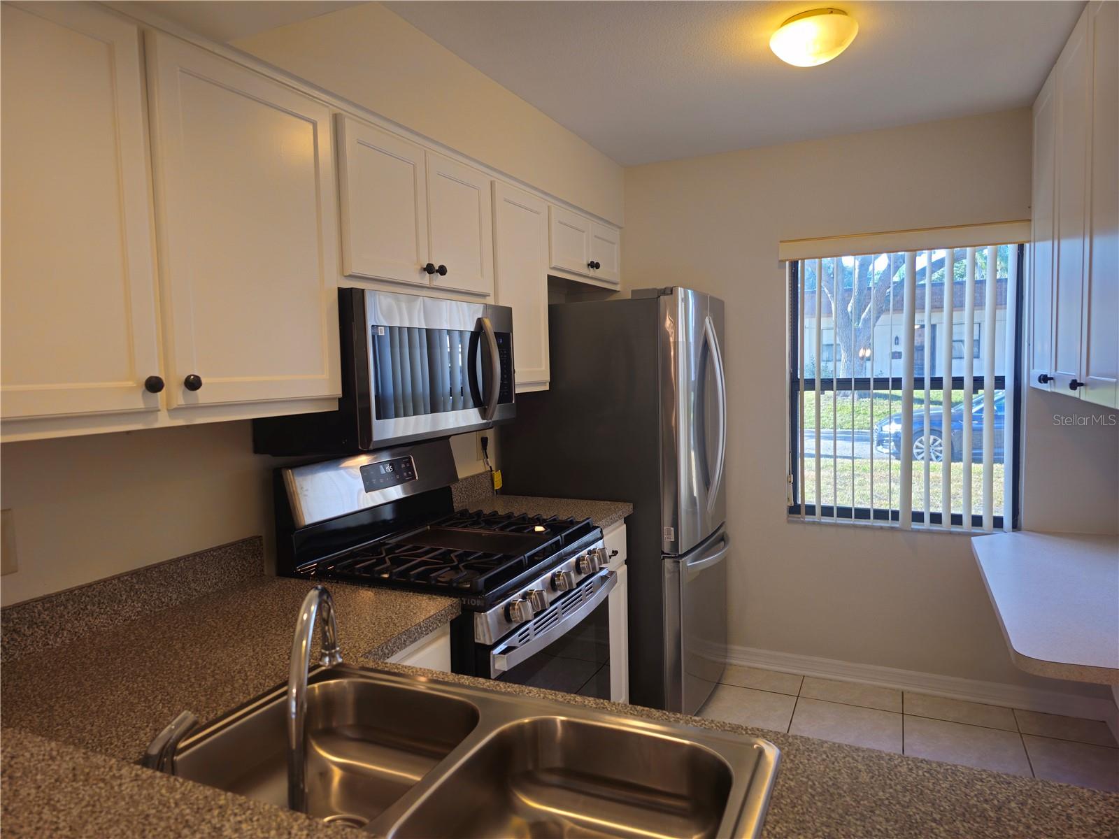 Image 14 of 26 For 1285 Mission Hills Boulevard 36b